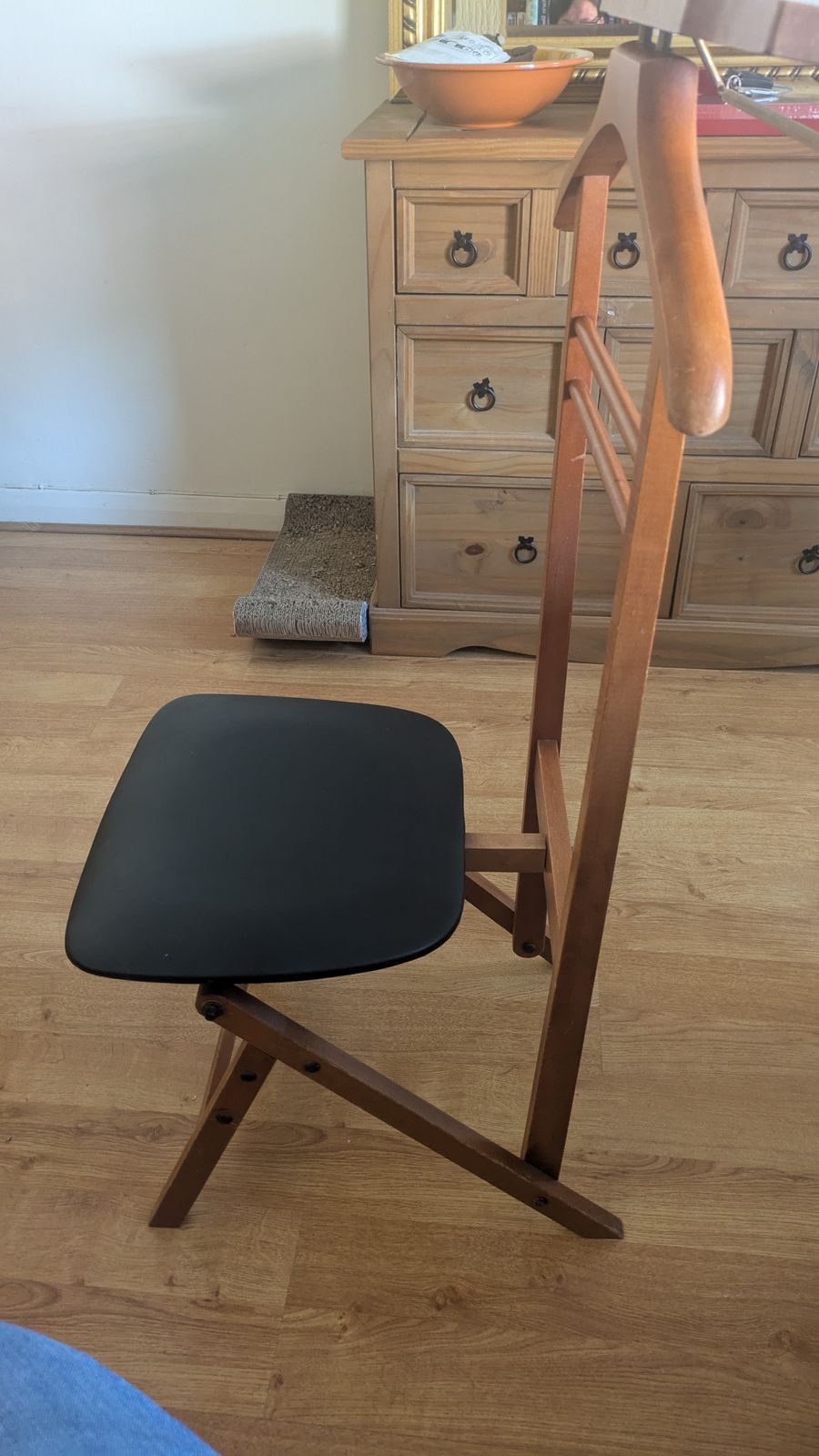 Butler Valet Folding Chair Clothes Stand. Beech And Vinyl. Fratelli Reguitti. Mid Century photo 400.0