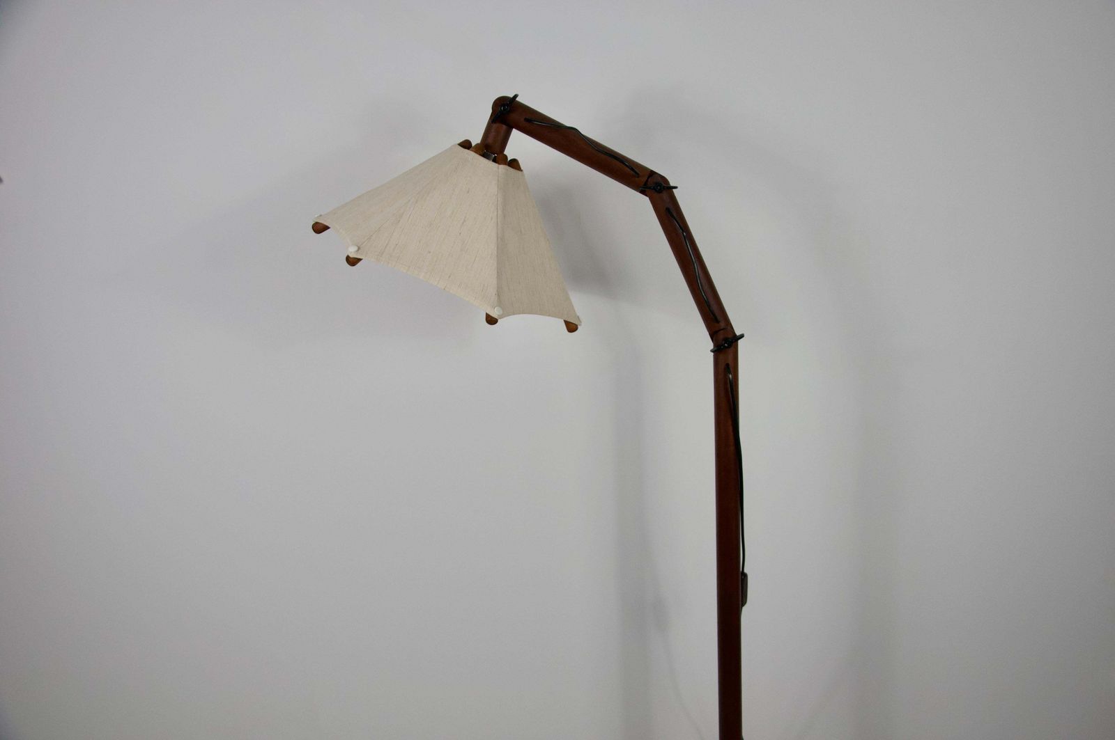 photo furniture Adjustable Midcentury Wooden Floor Lamp By Domus, 1960s