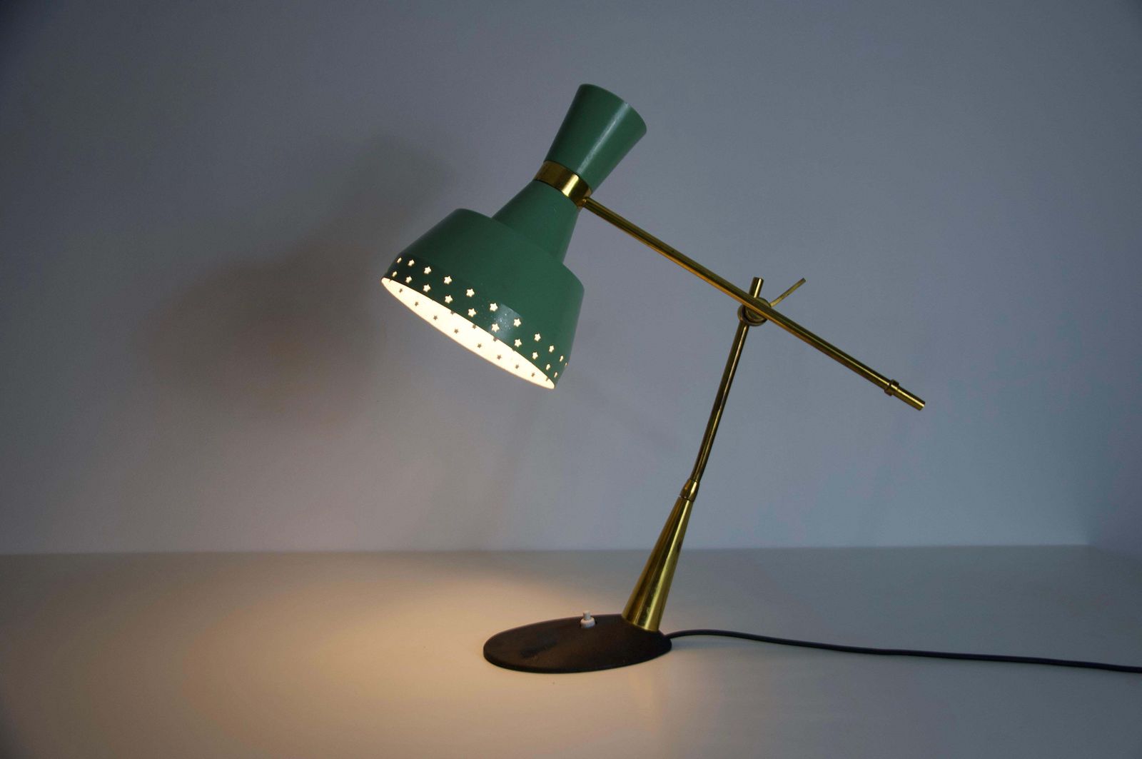 photo vinterior Mid Century Italian Brass And Metal Table Lamp, 1960s
