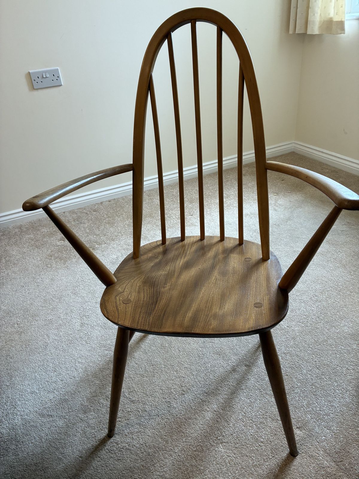 Set Of 6 Period Ercol Quaker Dining Chairs (2 Carver, 4 Standard)   Excellent Condition photo vinterior