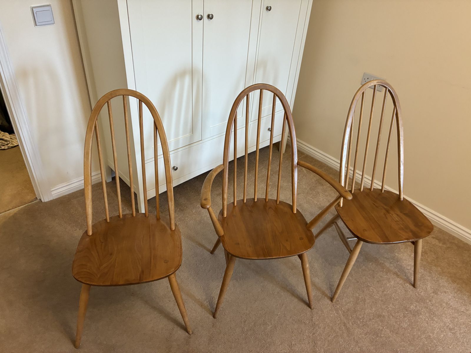 Set Of 6 Period Ercol Quaker Dining Chairs (2 Carver, 4 Standard)   Excellent Condition photo vintage