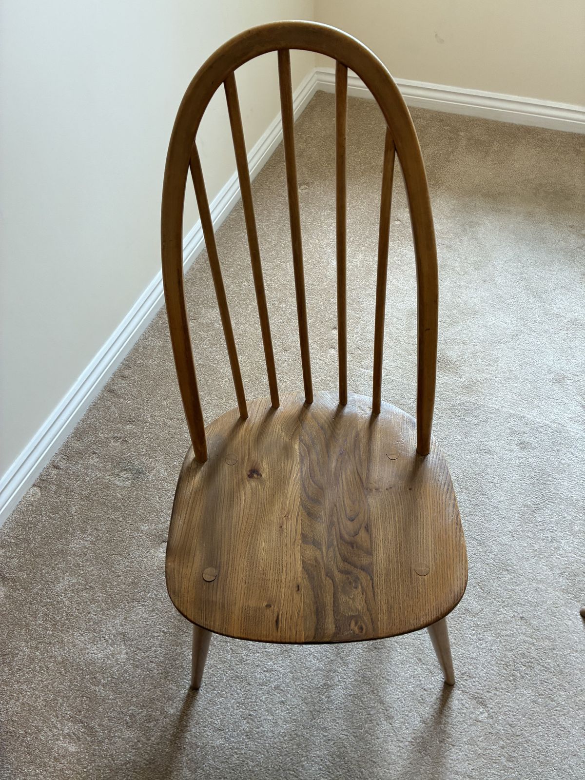 photo furniture Set Of 6 Period Ercol Quaker Dining Chairs (2 Carver, 4 Standard)   Excellent Condition