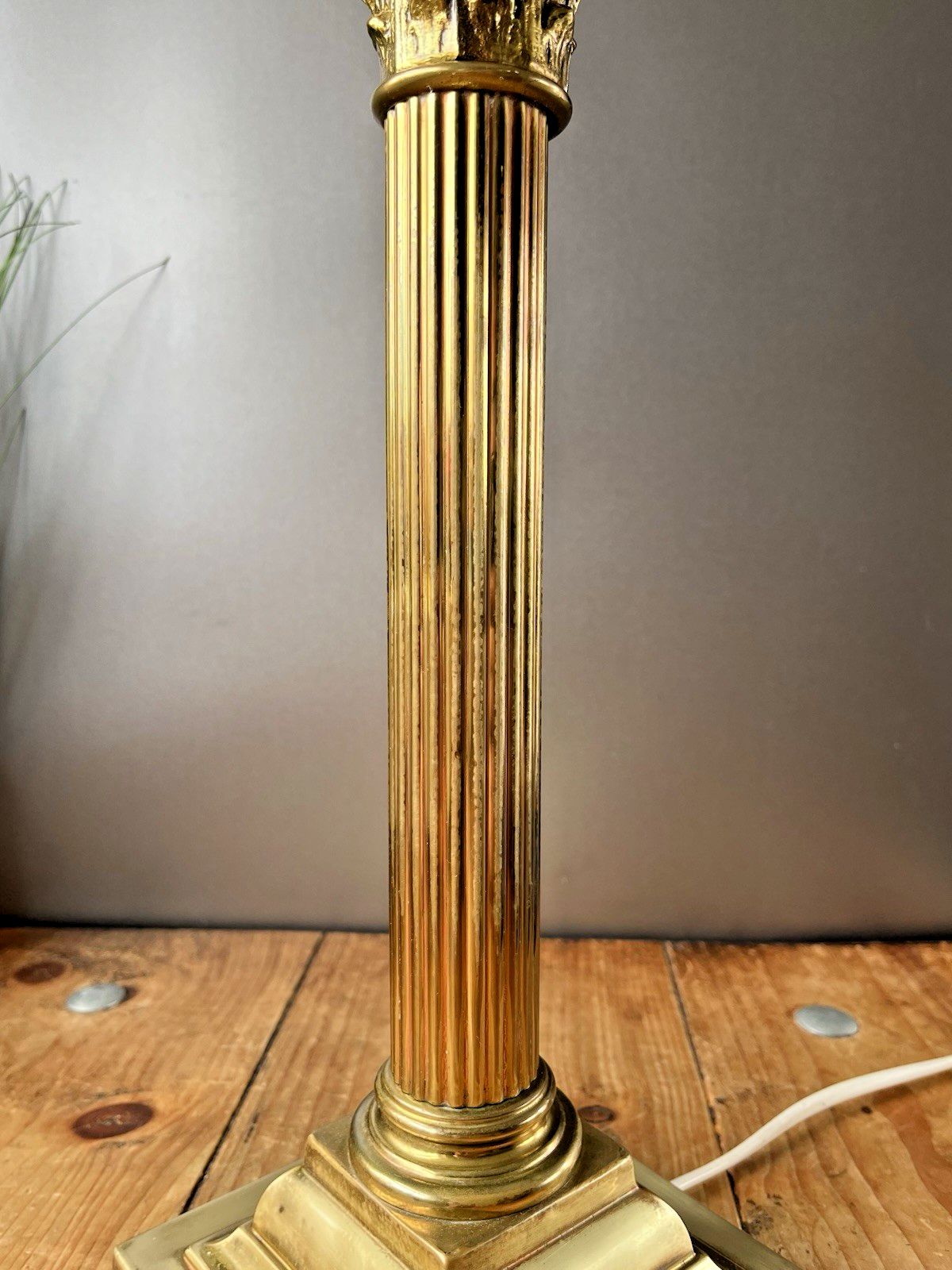 photo furniture Large Antique Art Deco Corinthian Column Table Lamp Acanthus Leaf Country House