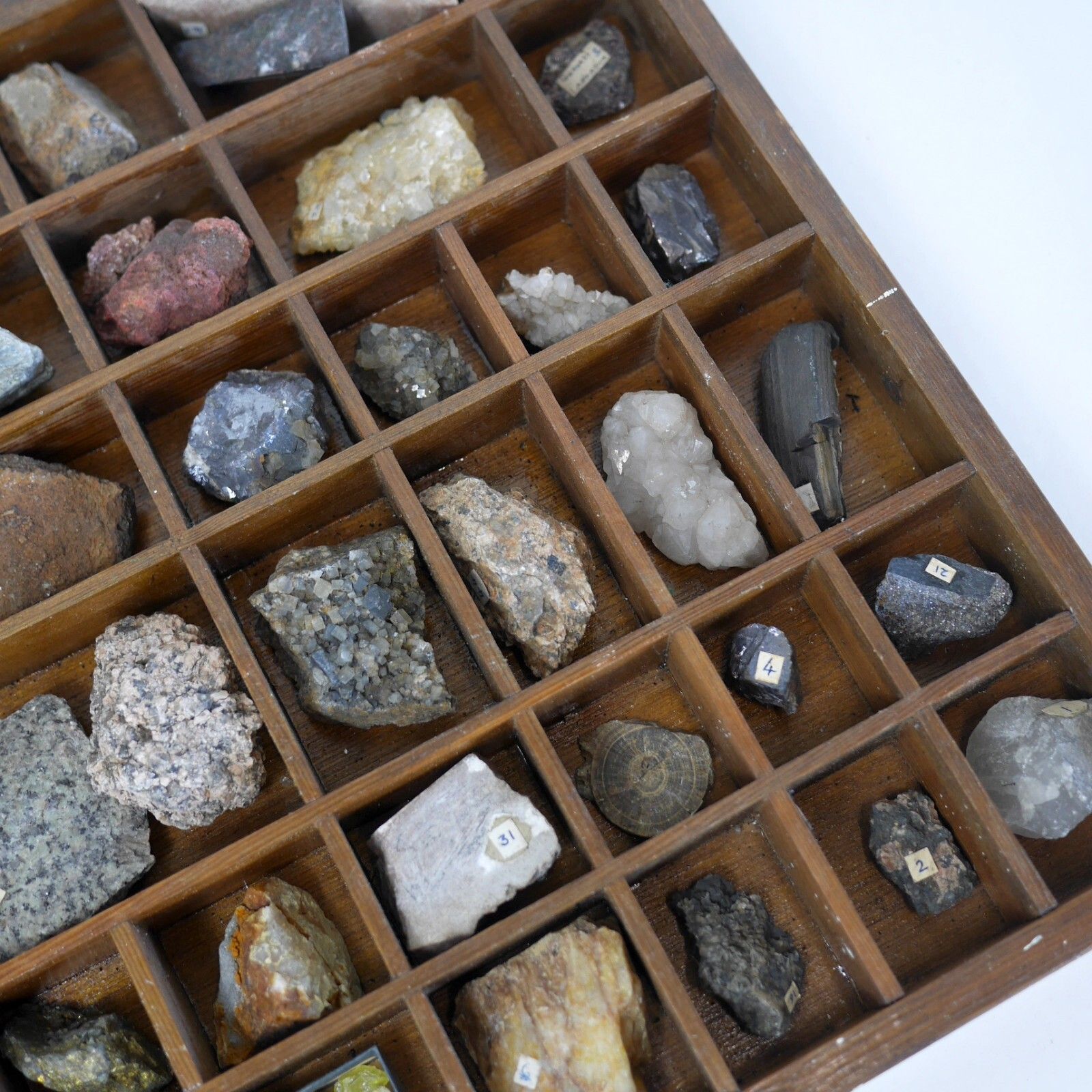 Vintage Collection Rocks Geodes Minerals Stones Crystals Wood Tray #102915 photo 150.0