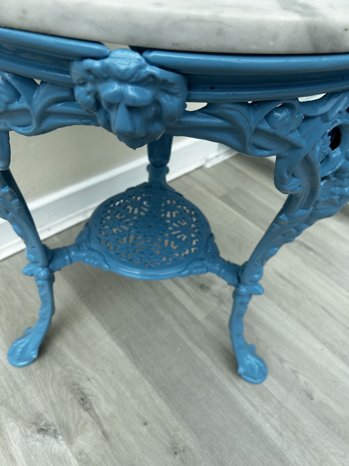 Victorian Grapes Cast Iron Original Pub Outsideinside Round Table.Totaly Original Has Old Repairs