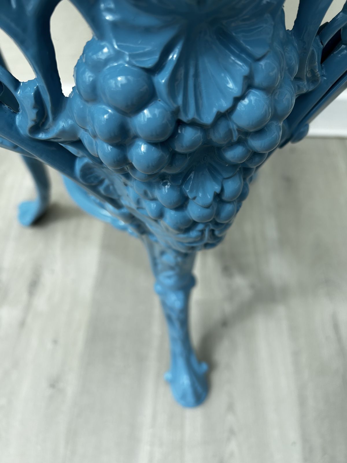 Victorian Grapes Cast Iron Original Pub Outsideinside Round Table.Totaly Original Has Old Repairs photo furniture