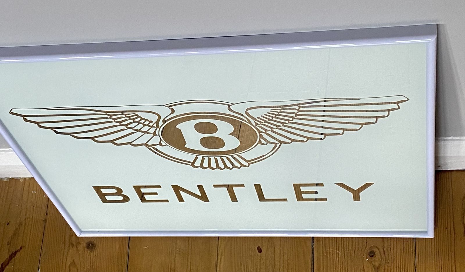 Bentley Motors Showroom Mirror Sign Garage Car Art Rolls Royce Bentayga 4x4 4wd Continental Gt Gtc Flying Spur Parts For Sale Picture Mulliner Car photo for sale