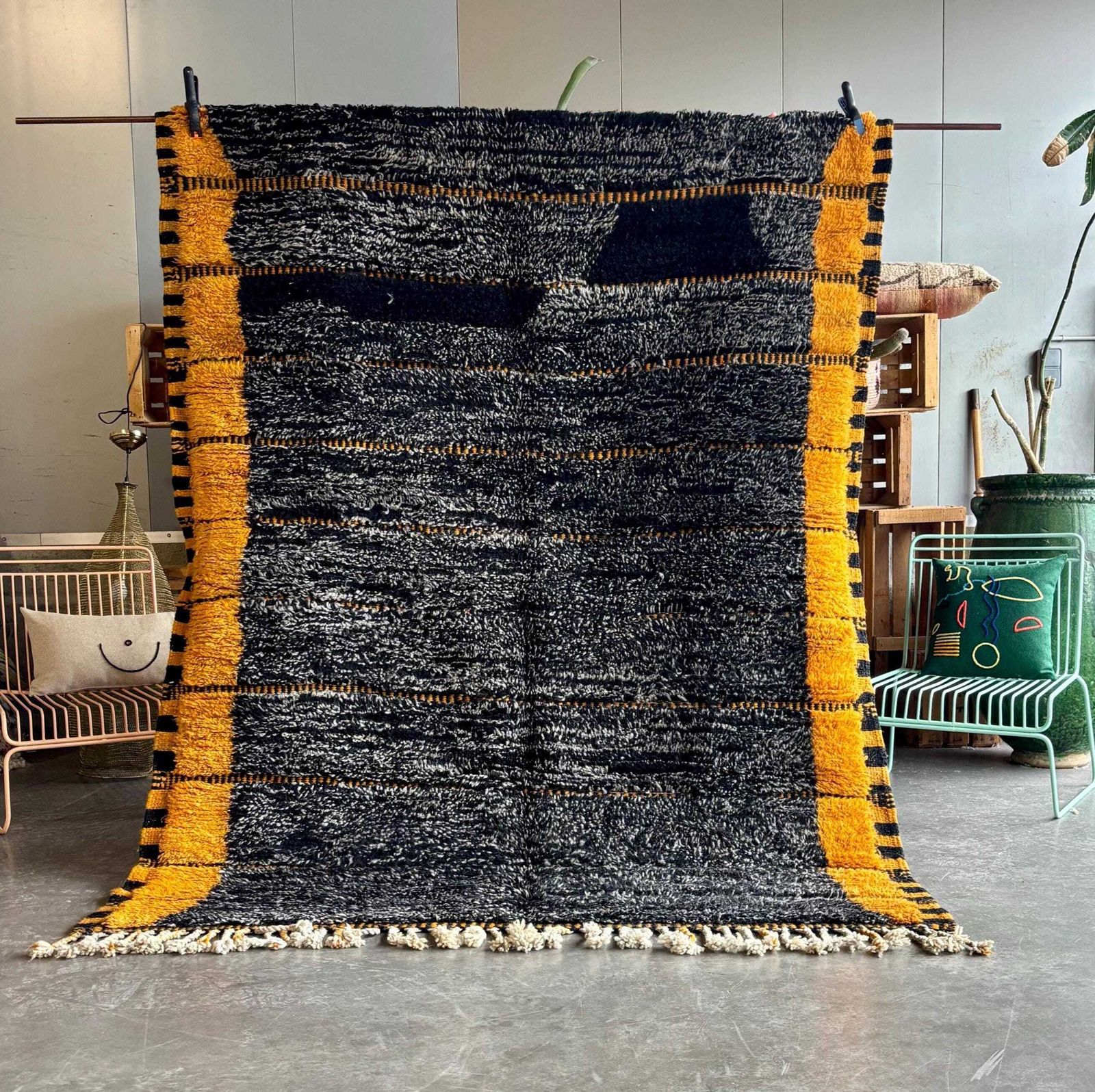 Black & Yellow Moroccan Mrirt Wool Rug 190x250 Cm Handwoven Berber Carpet, Modern Geometric Wool Rug, Bold Artisanal Decor