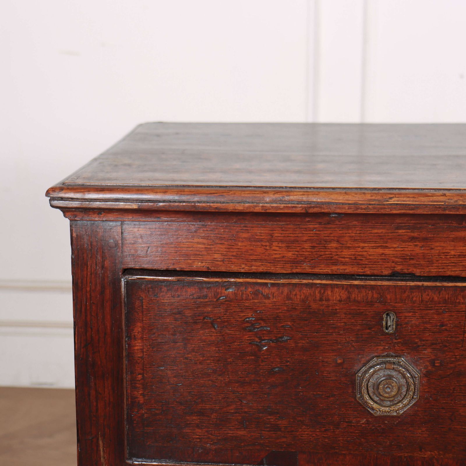 19th Century English Dresser Base photo vinterior