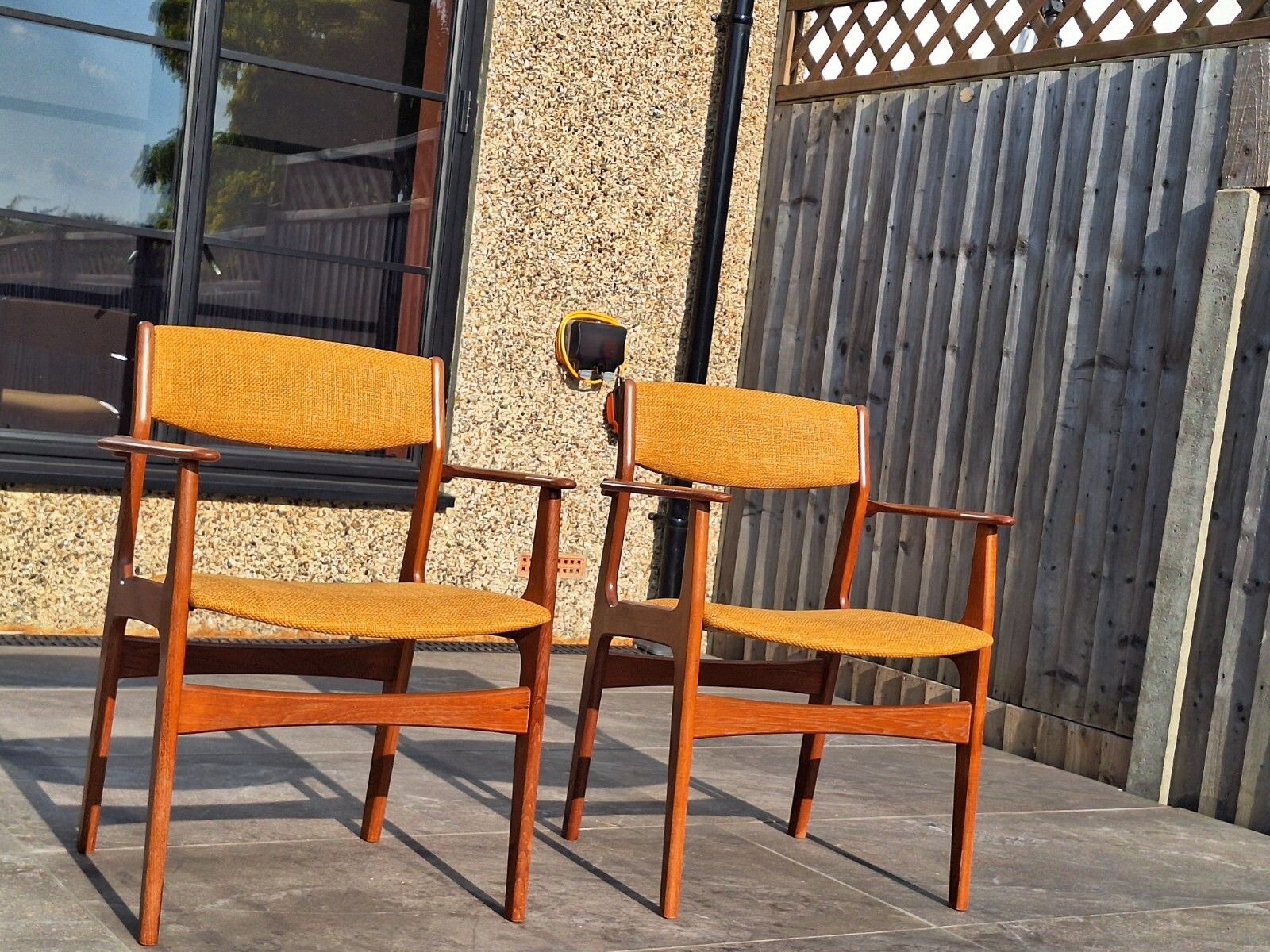 Chair, 1 Vintage Vintage Dyrlund Carver Chair