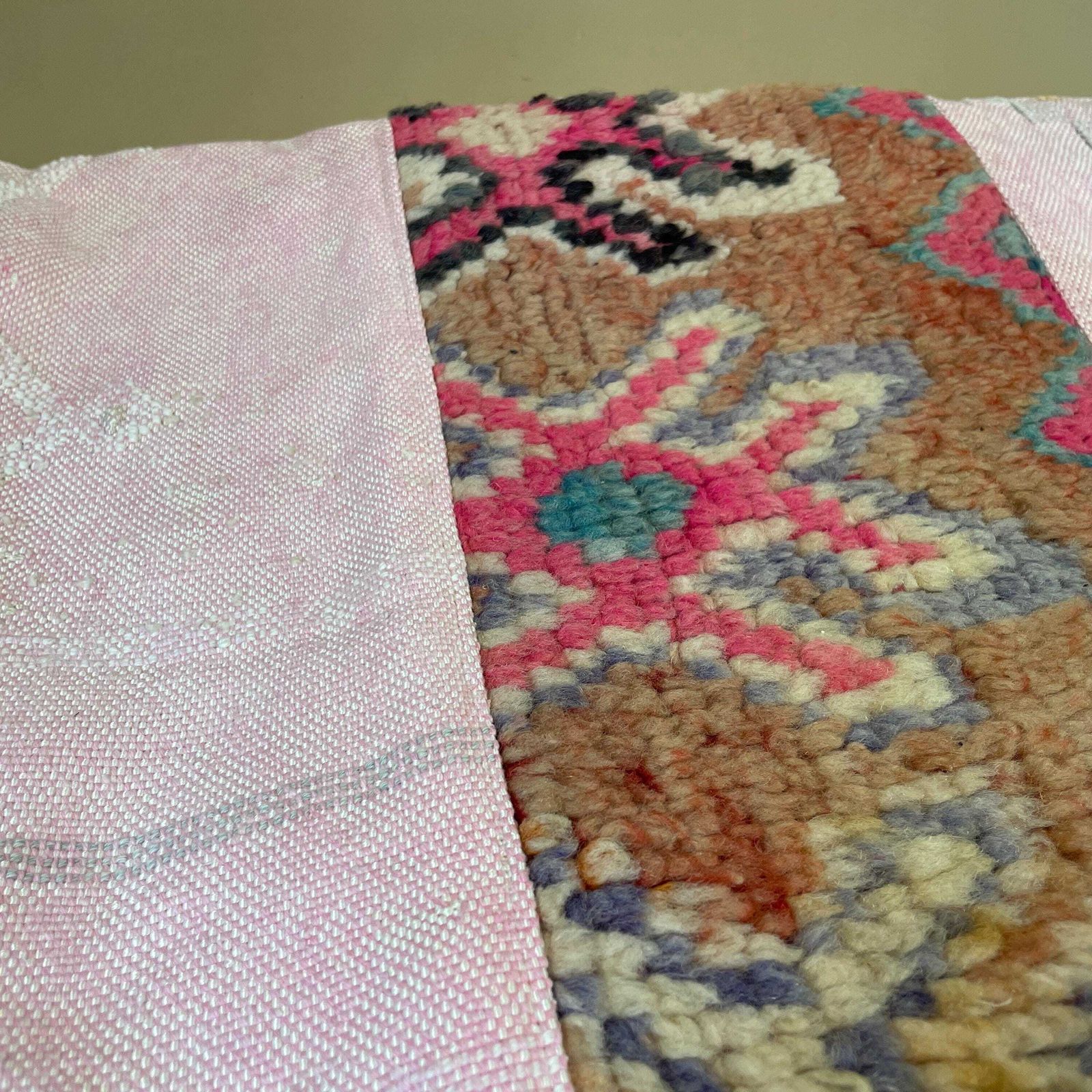 photo furniture Moroccan Kilim Berber Cushion Antique Carpet Pillow Feather Handmade 60x40cm Feather Filled Handwoven Pink Traditional Rectangle Vintage