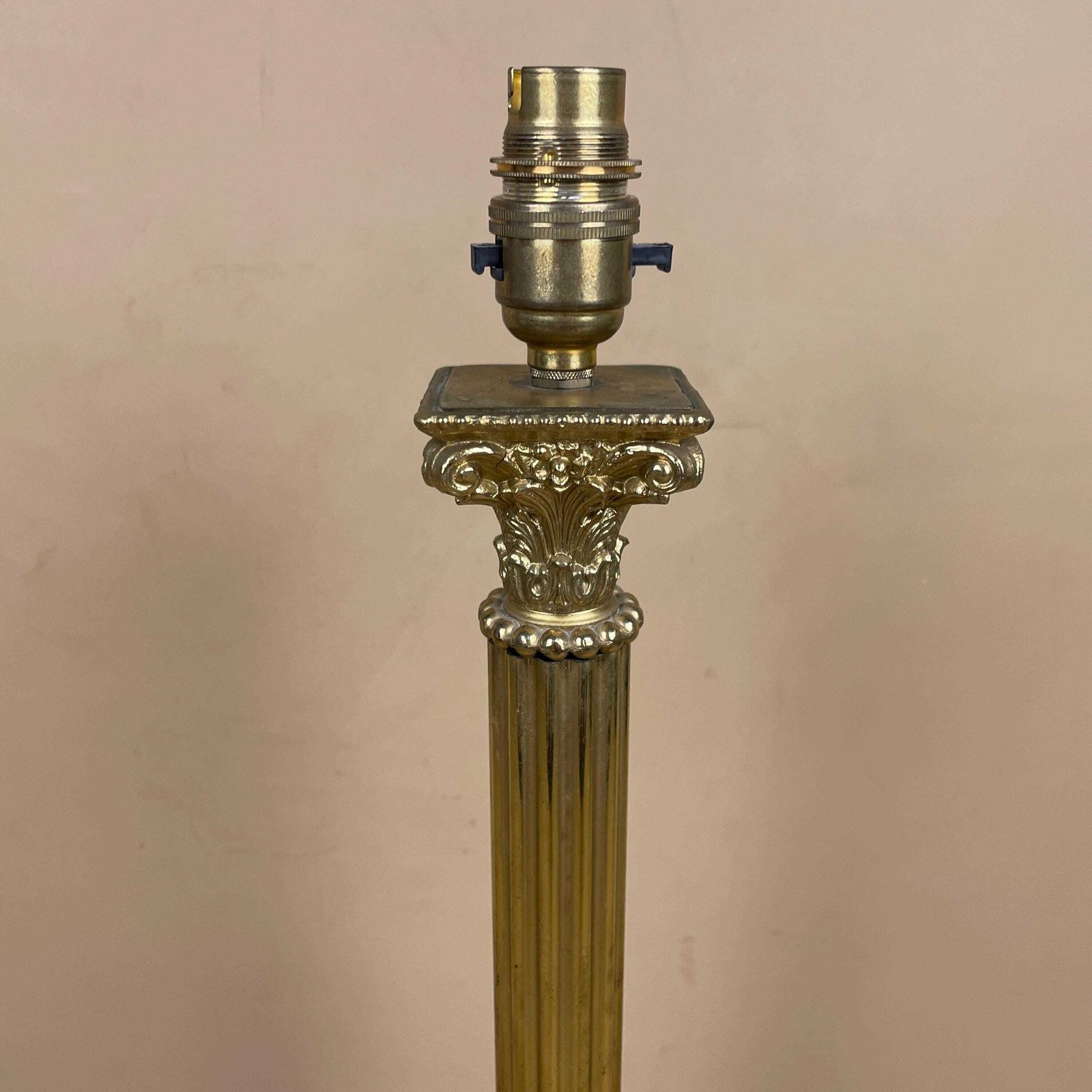 Antique Metal Gold Brass Lamp Light Ornate Patterned Vintage Square Pattern Bedside Side Desk Heavy 4 Feet Column Regency Classic Large photo vinterior