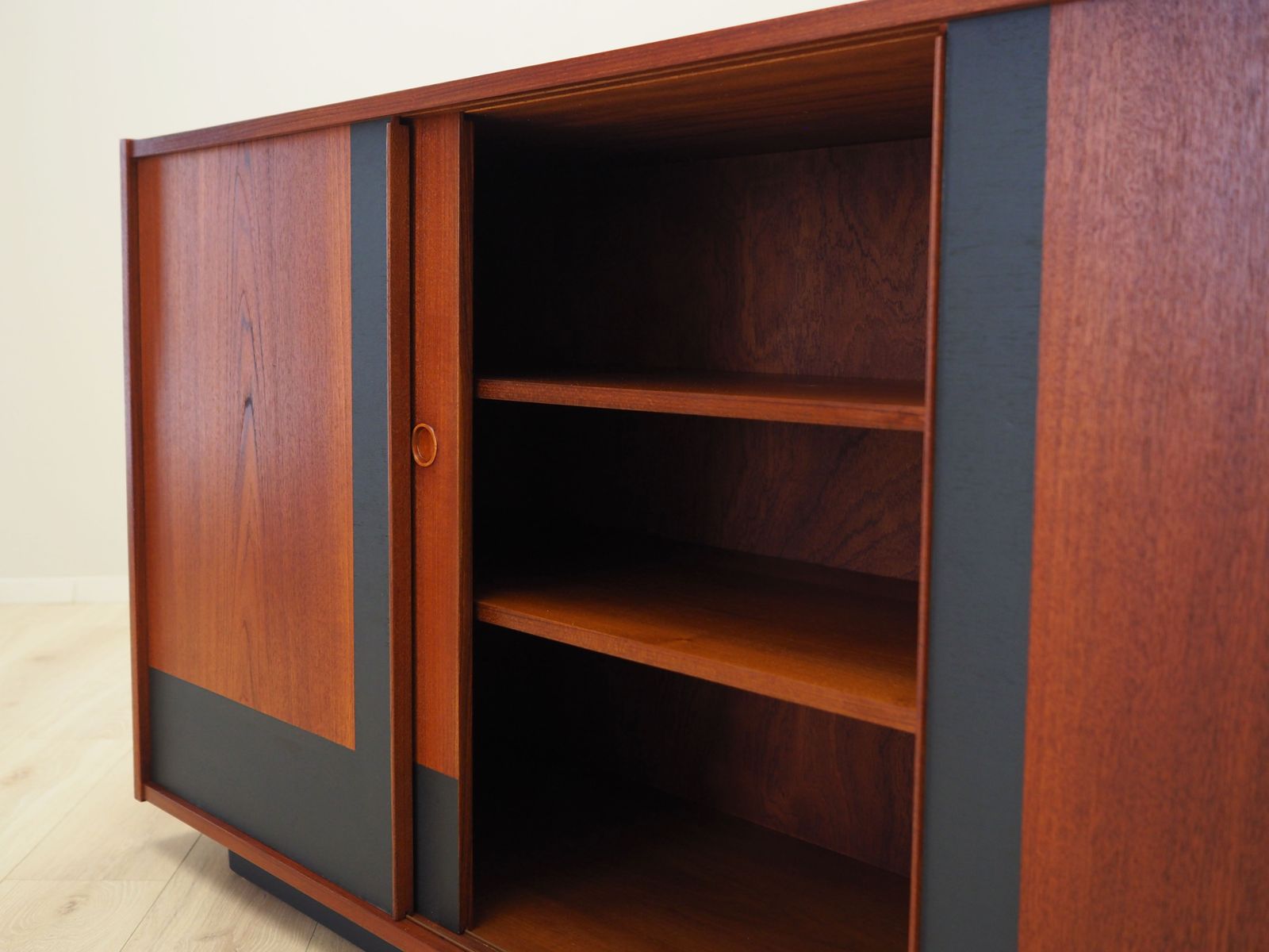photo buy Teakhouten Dressoir, Deens Design, Jaren 1970, Productie: Denemarken