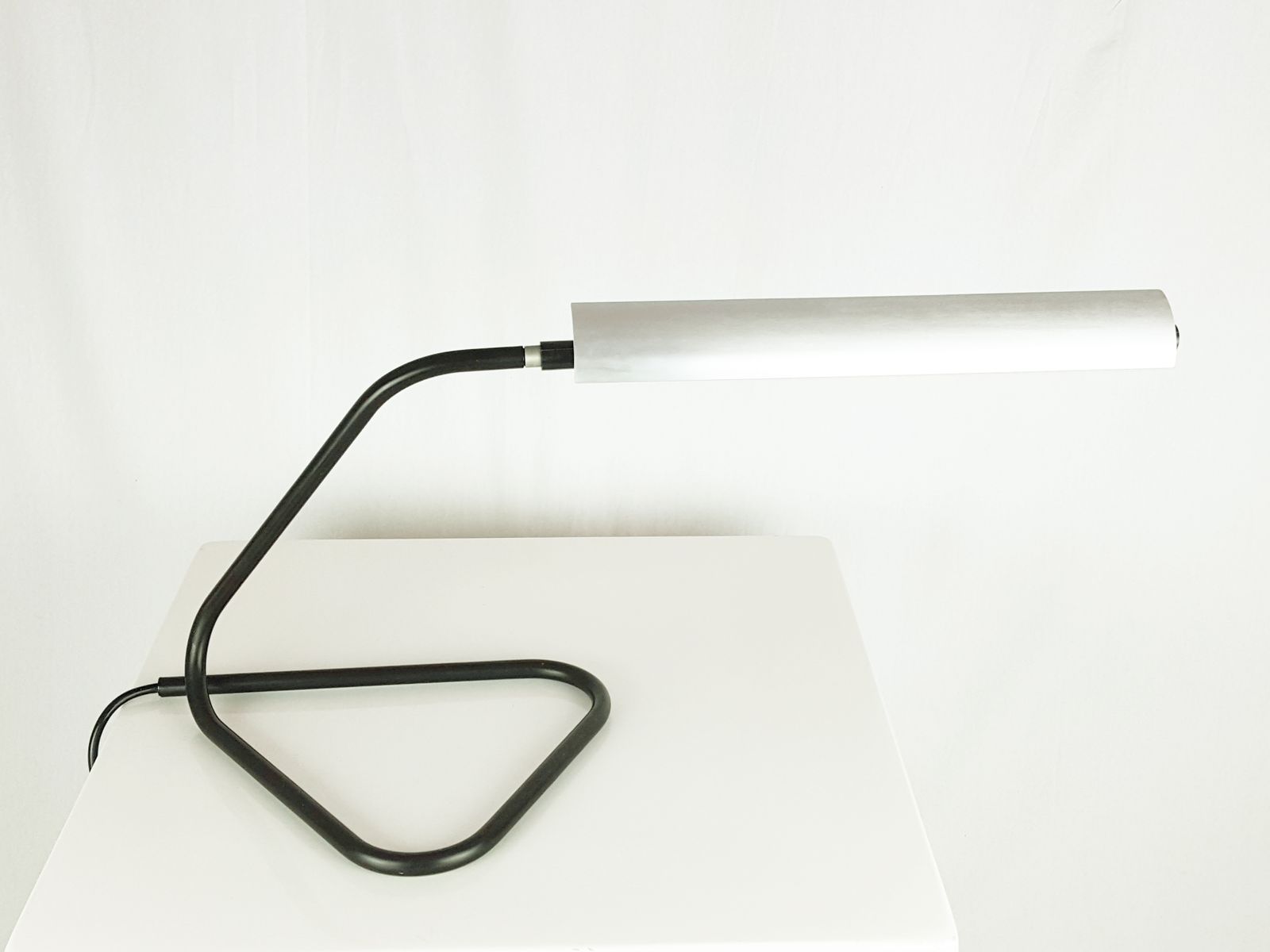 photo vinterior Black Metal And Aluminum Tubino Table Lamp By Achille & Pier Giacomo Castiglioni For Flos, 1970s