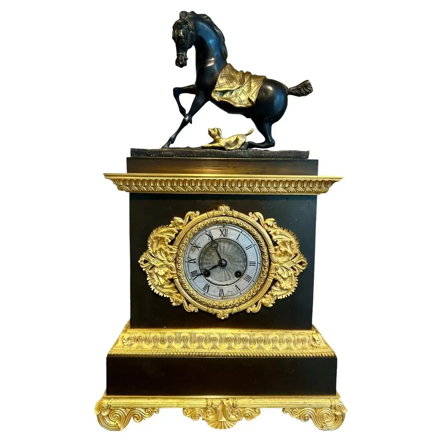 Empire Clock In Representing A Horse And A Dog In Gilt Bronze, 19th Century