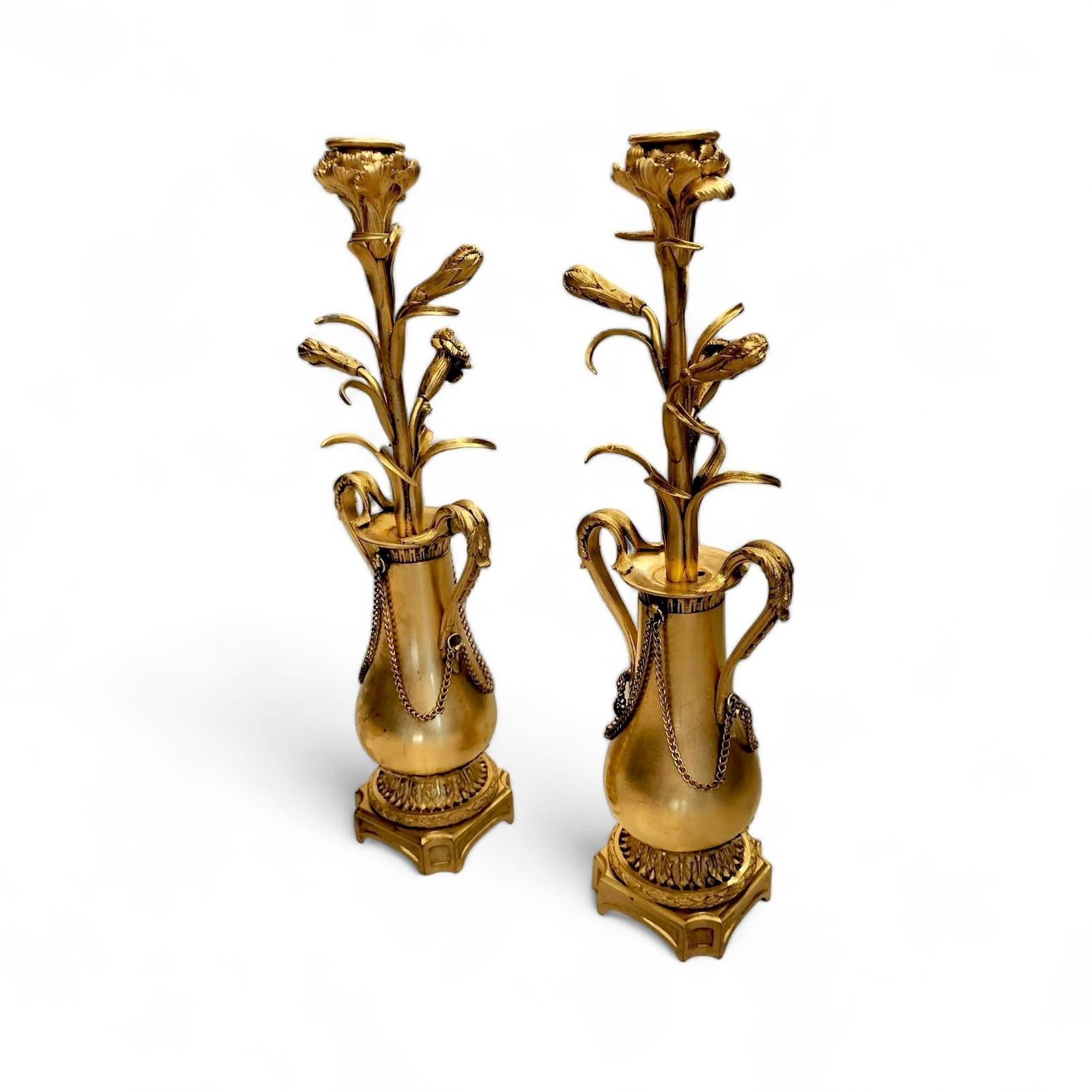 photo furniture Pair Of Gilded Candlesticks With Floral Pattern From Louis XVI (1774 1792)