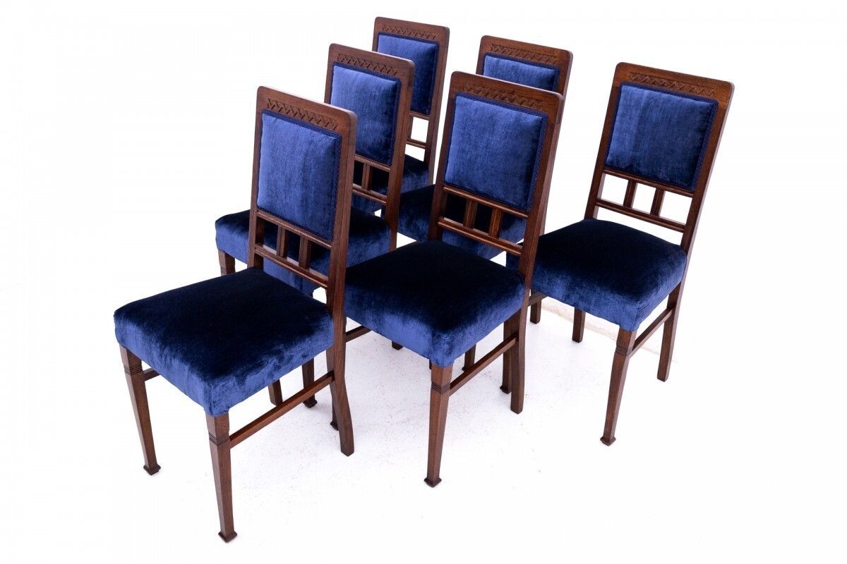 photo vinterior Art Nouveau Table With Chairs From The 1930s, Poland. After Renovation.