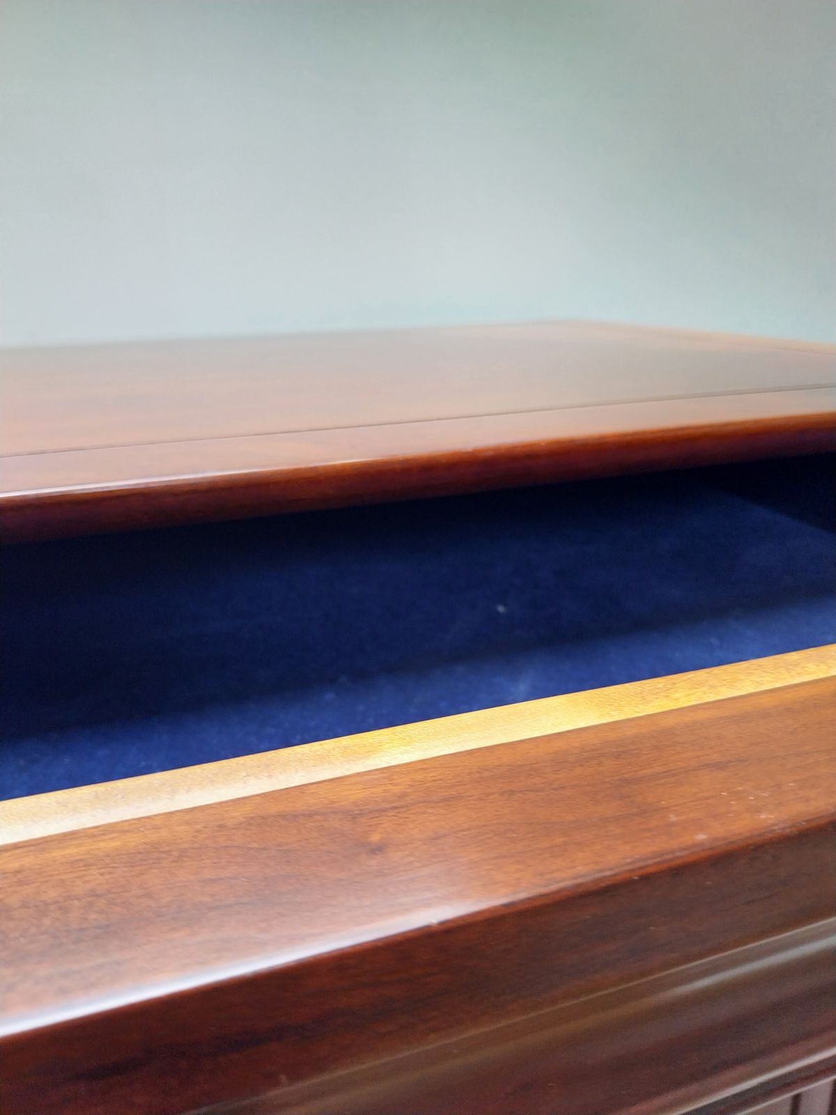 Quality Craftsman. Mahogony Chests Of Drawers. photo 1800.0