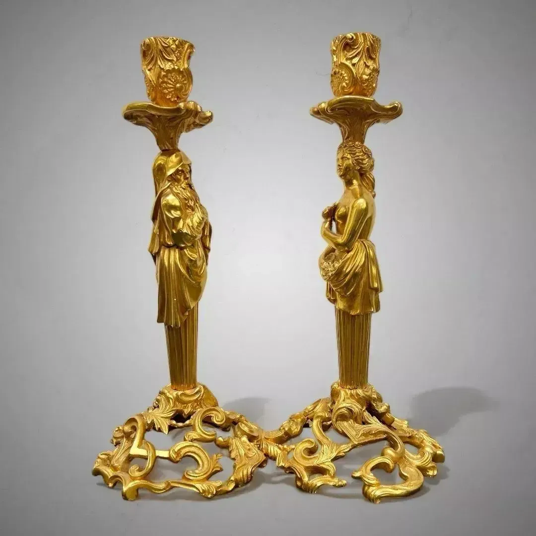 19th Century Pair Of Candlesticks In Gilt Bronze photo vinterior