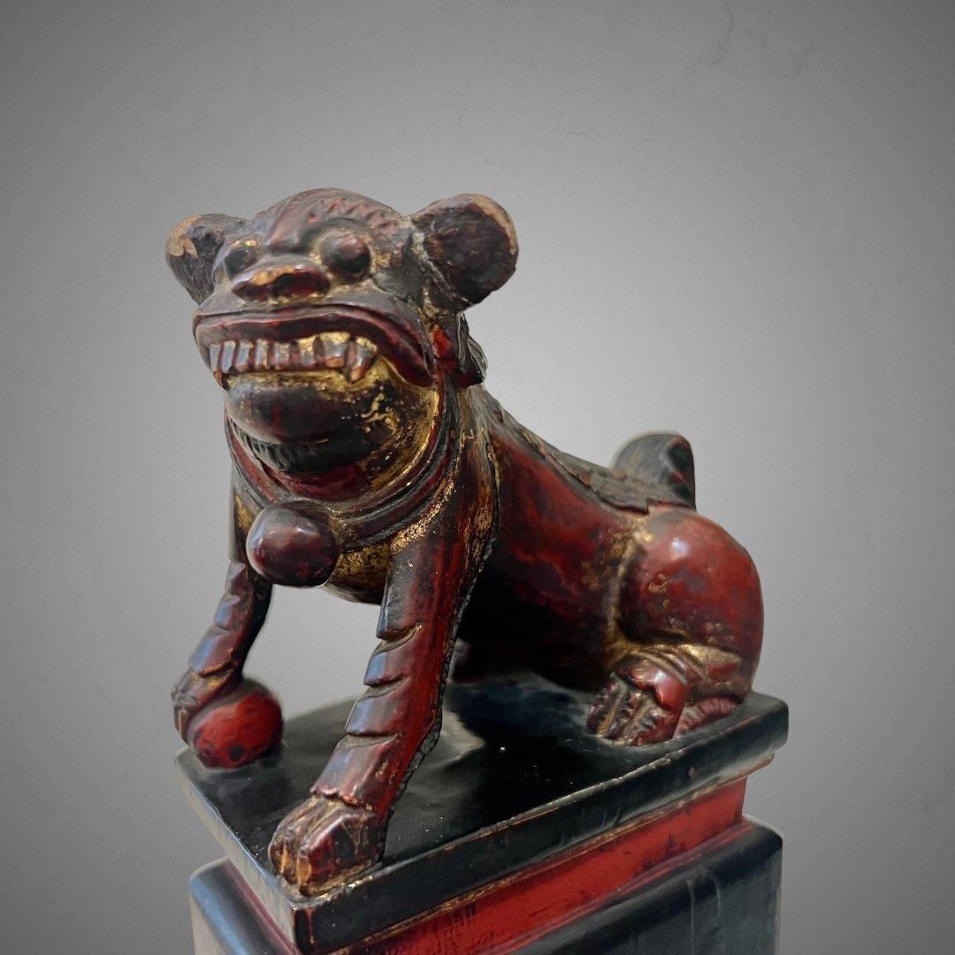 19th Century Pair Of Chinese Guardian Lions In Red And Gold Lacquer photo for sale