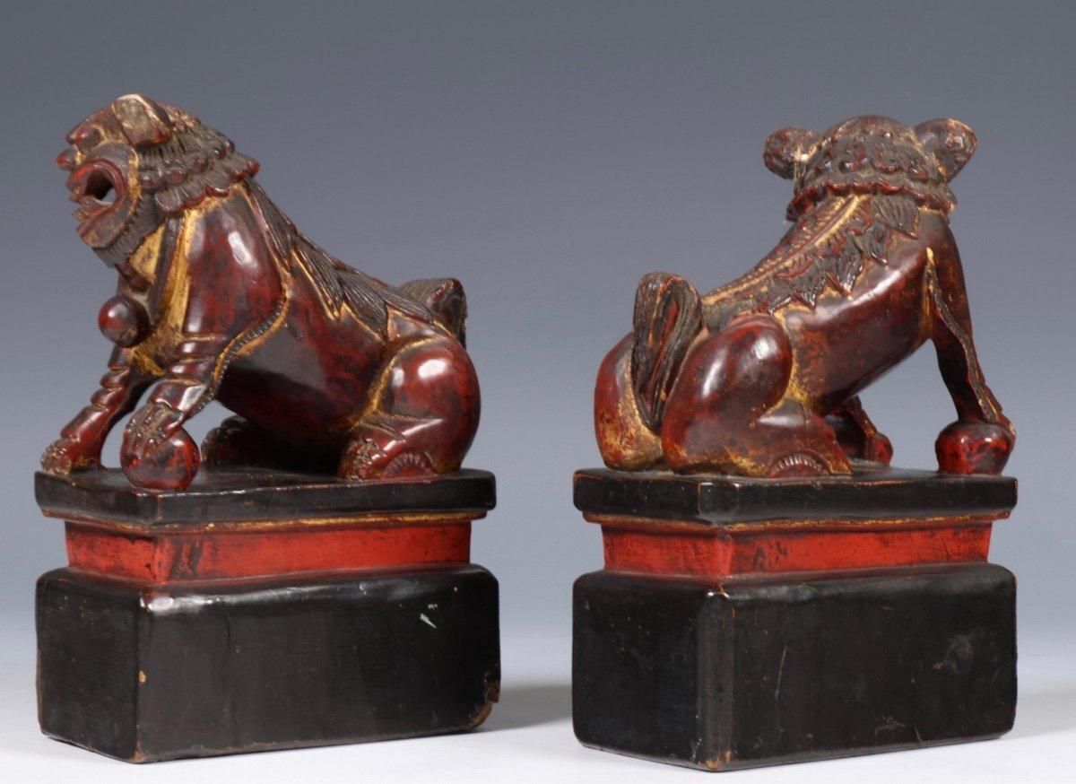19th Century Pair Of Chinese Guardian Lions In Red And Gold Lacquer photo 1489.0