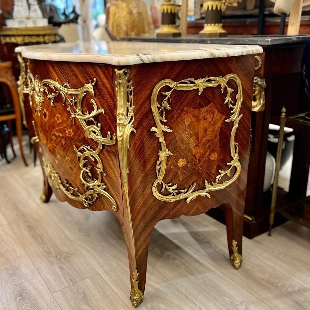 20th Century Louis XV Style Ceremonial Commode In Marquetry And Marble Top photo 6565.0