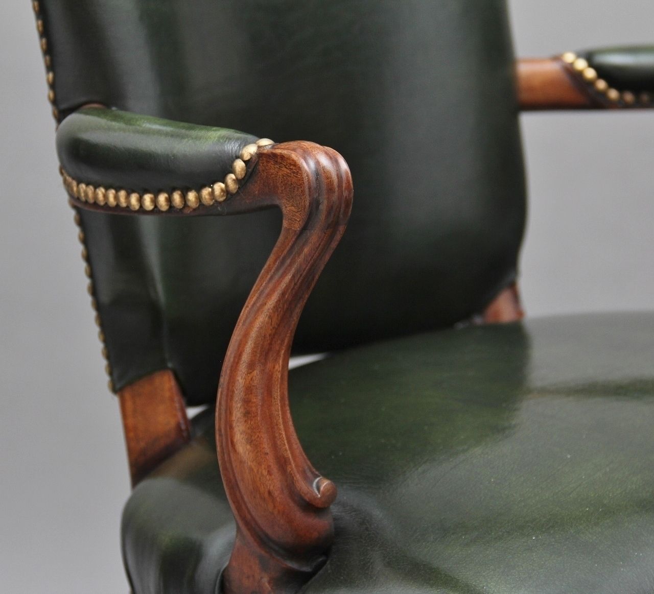 photo furniture 19th Century Mahogany Open Armchair