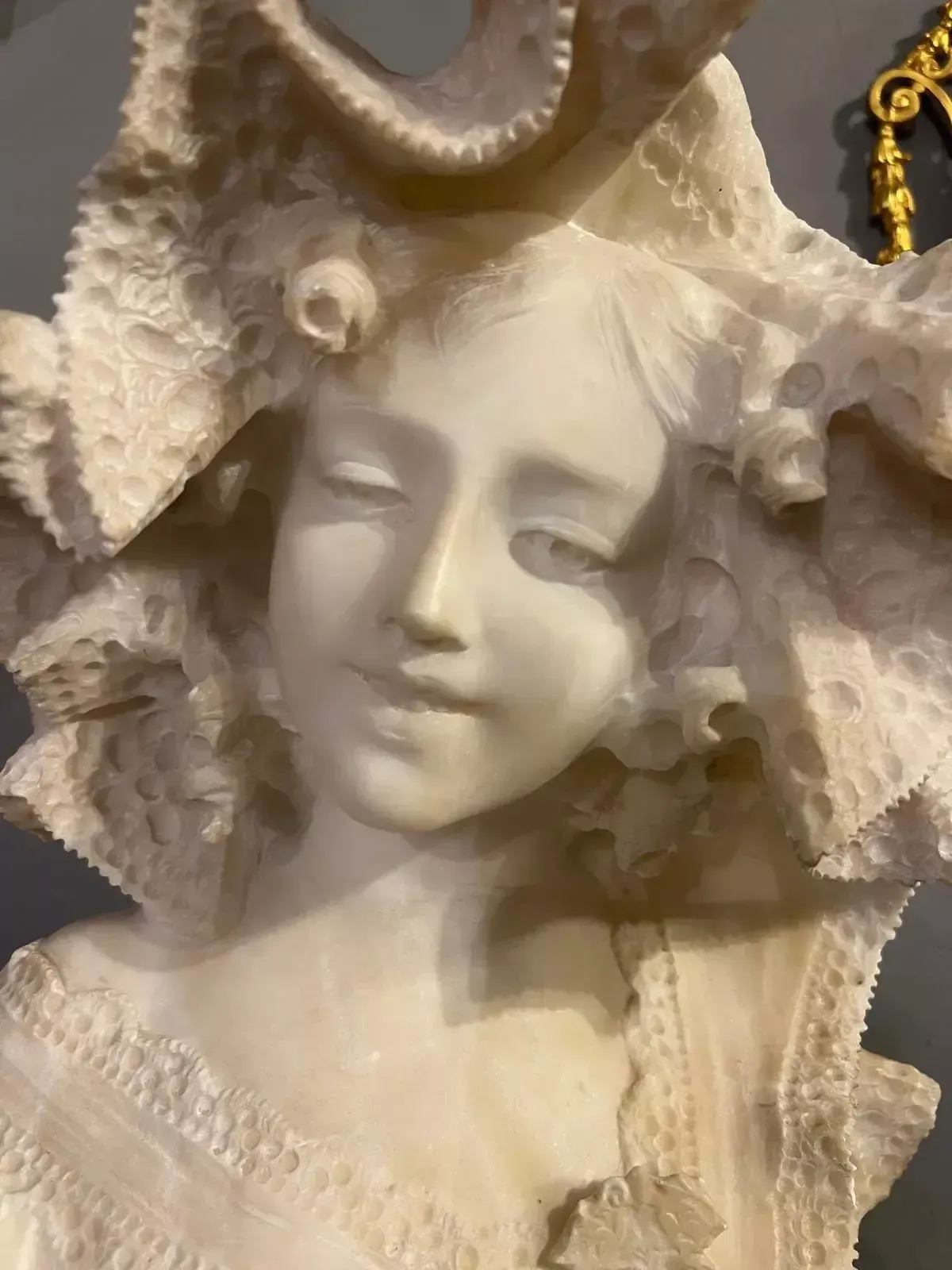 Art 19th Century Bust Of A Young Lady In White Marble By Flli Romanelli photo