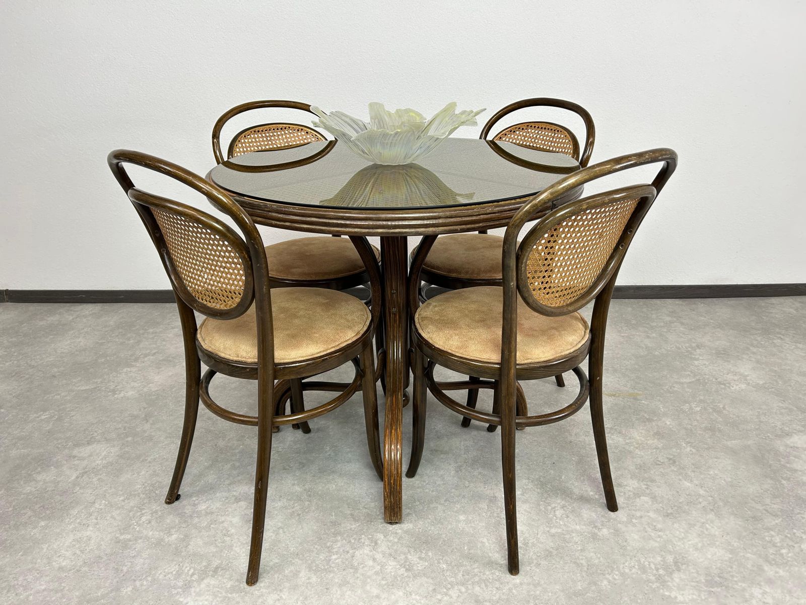 Thonet Dining Table For 4 People With Glass Top photo furniture