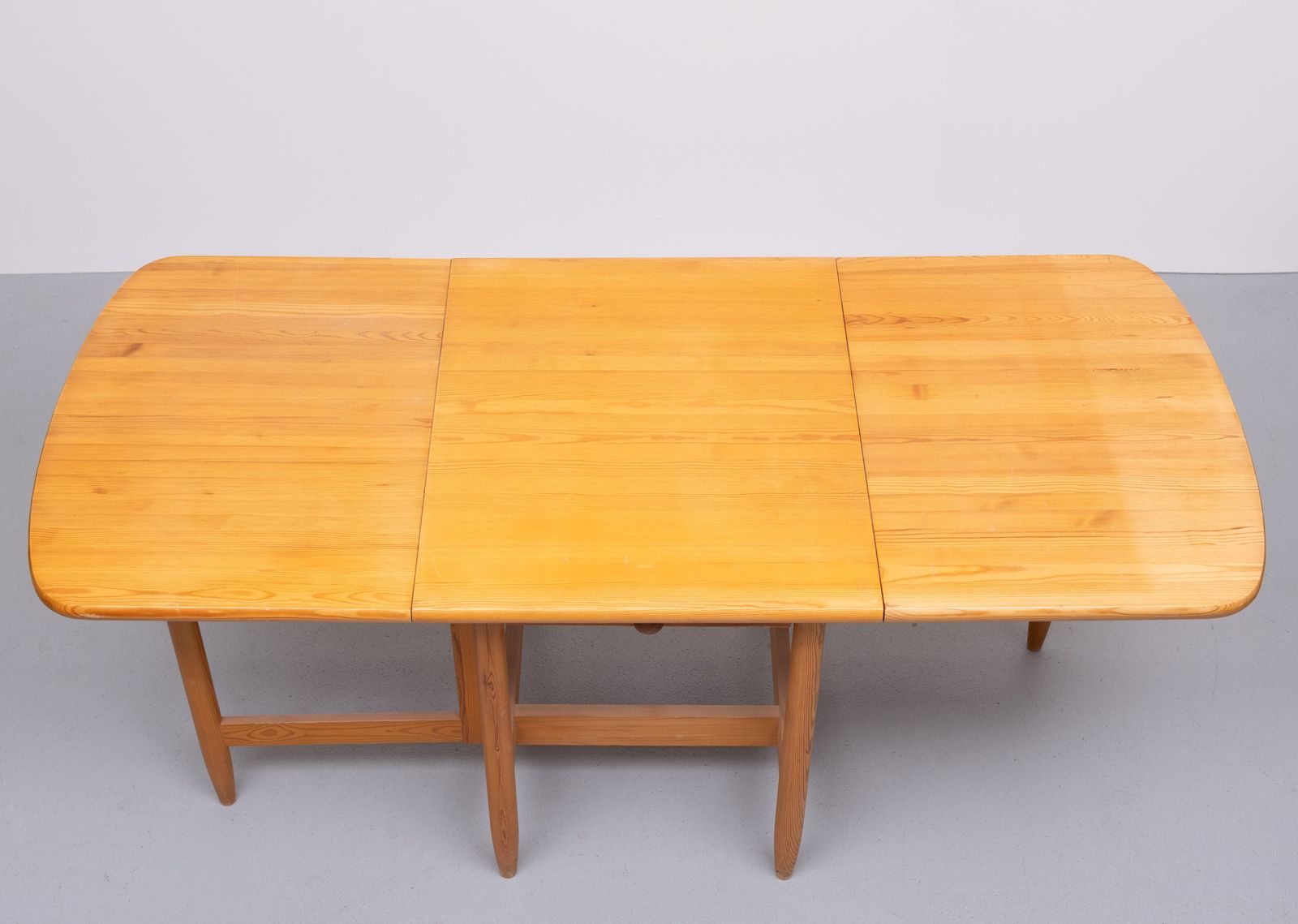 Eero Aarnio Solid Pine Wood Drop Leaf Dining Table Laukaan Puu 1970s photo for sale