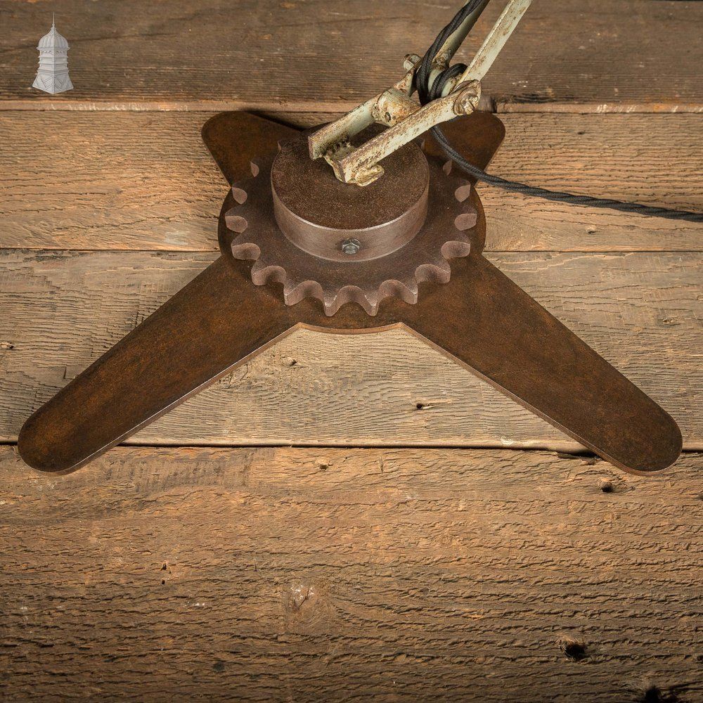 photo vinterior Green Machinist Lamp – Rewired & Repurposed With Custom Base