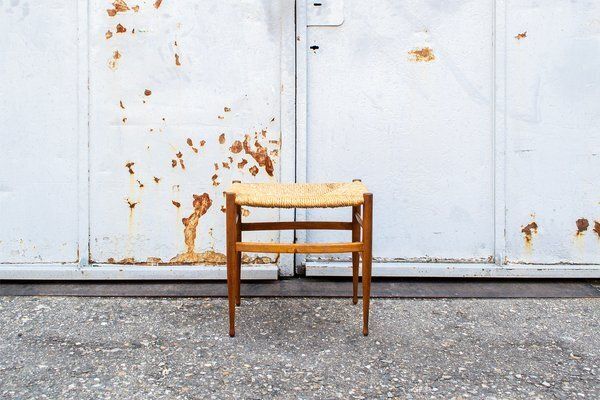 Vintage Italiaanse Houten Kruk Met Rieten Zitting, Jaren 1960 photo furniture