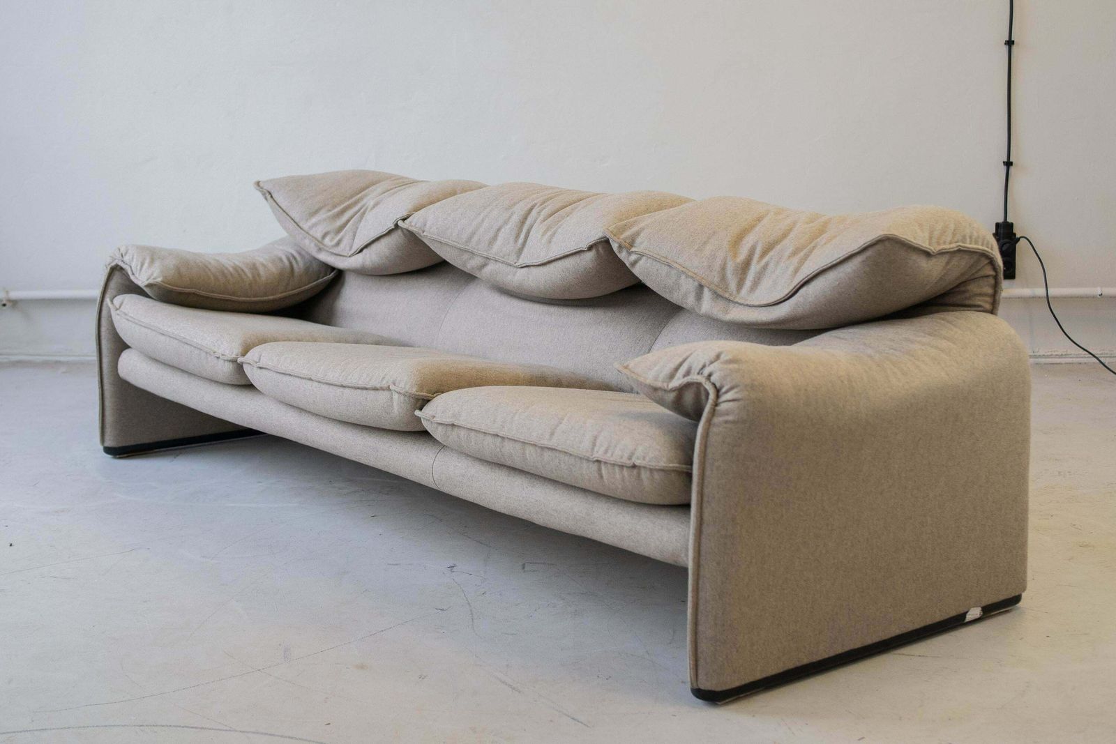 Sofa Maralunga By Vico Magistretti For Cassina photo vinterior