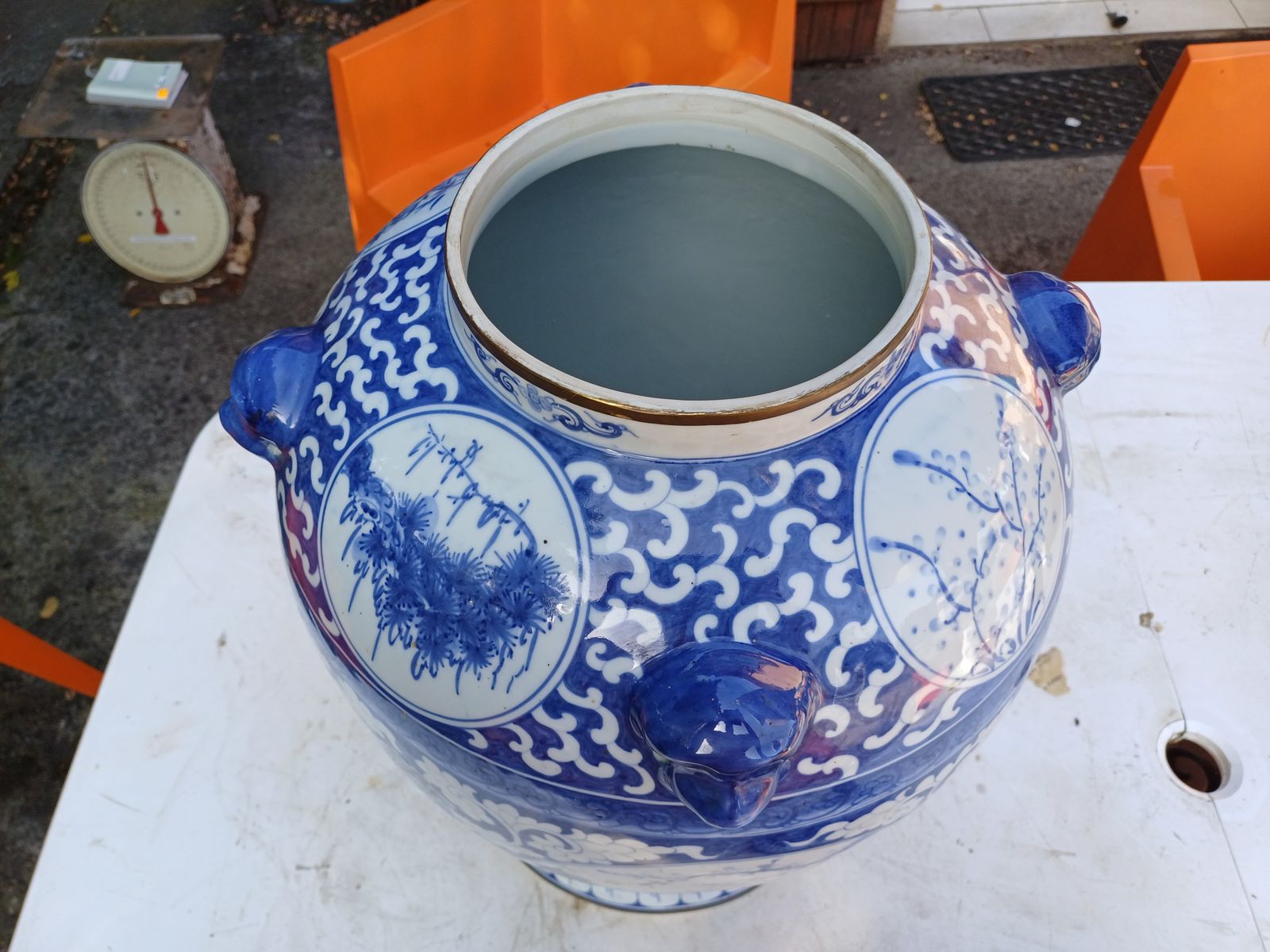 Home Decor China Earthenware Pot photo