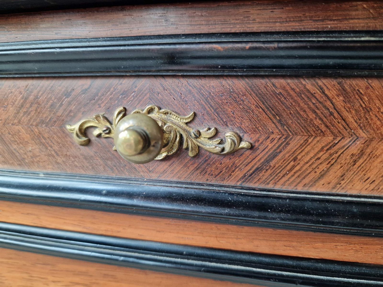 683.0 Chest Of Drawers With Mirror, 1800s photo