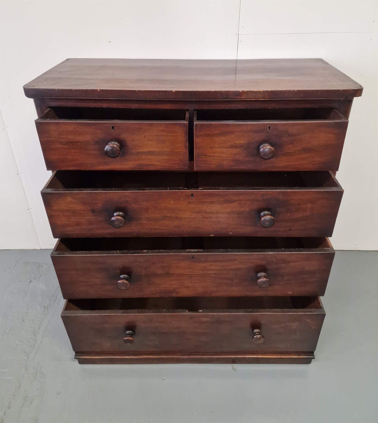 Large And Antique Chest Of Drawers photo vinterior