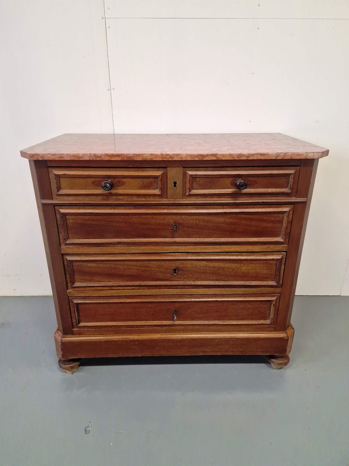 Mahogany Chest Of Drawers With Marble Top photo 288.0