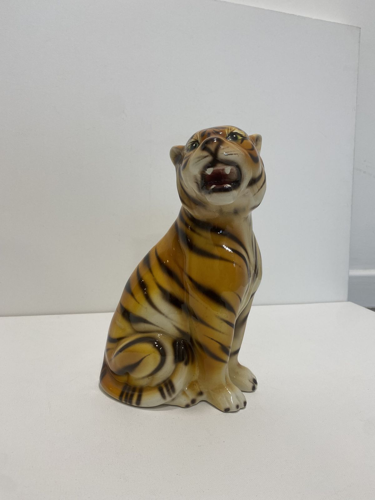 photo furniture Ceramic Table Tiger Statue Alcobaca Portugal Hollywood Regency Vintage 1970s