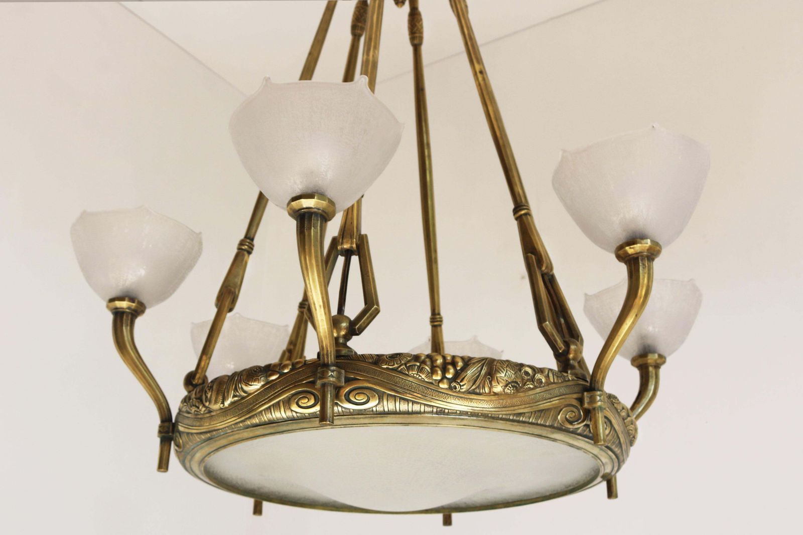 photo furniture Monumentale Grote Art Deco Hanglamp Van Maurice Dufrene & Daum Nancy, 1920, Brons