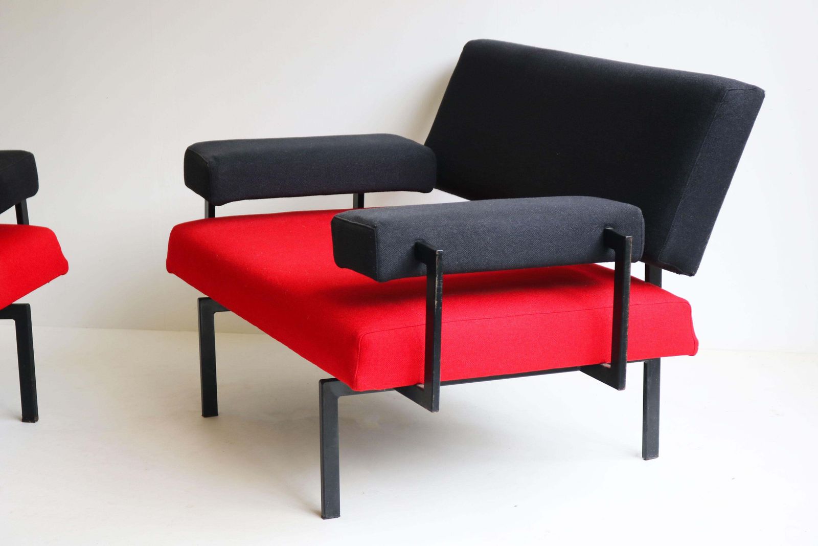 7832.0 Paar U+N Serie Lounge Chairs Van Cees Braakman Voor Pastoe – Japanse Serie photo