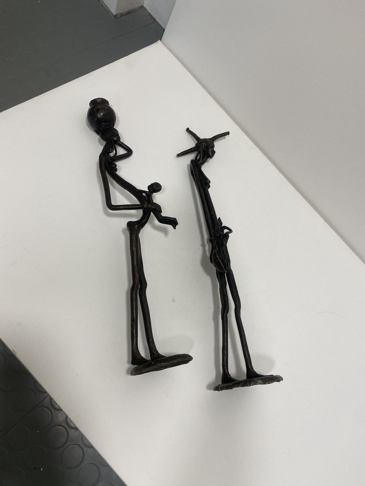 photo vinterior Tall Bronze Masai Pair Sculptures 1960s Vintage Kenya Mother Baby Giacometti