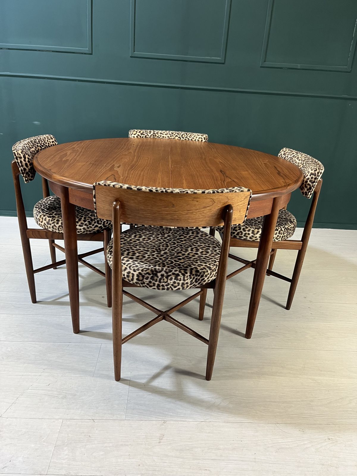 Gplan Round Extending Dining Table And 4 Round Dining Chairs From The Fresco Range photo buy