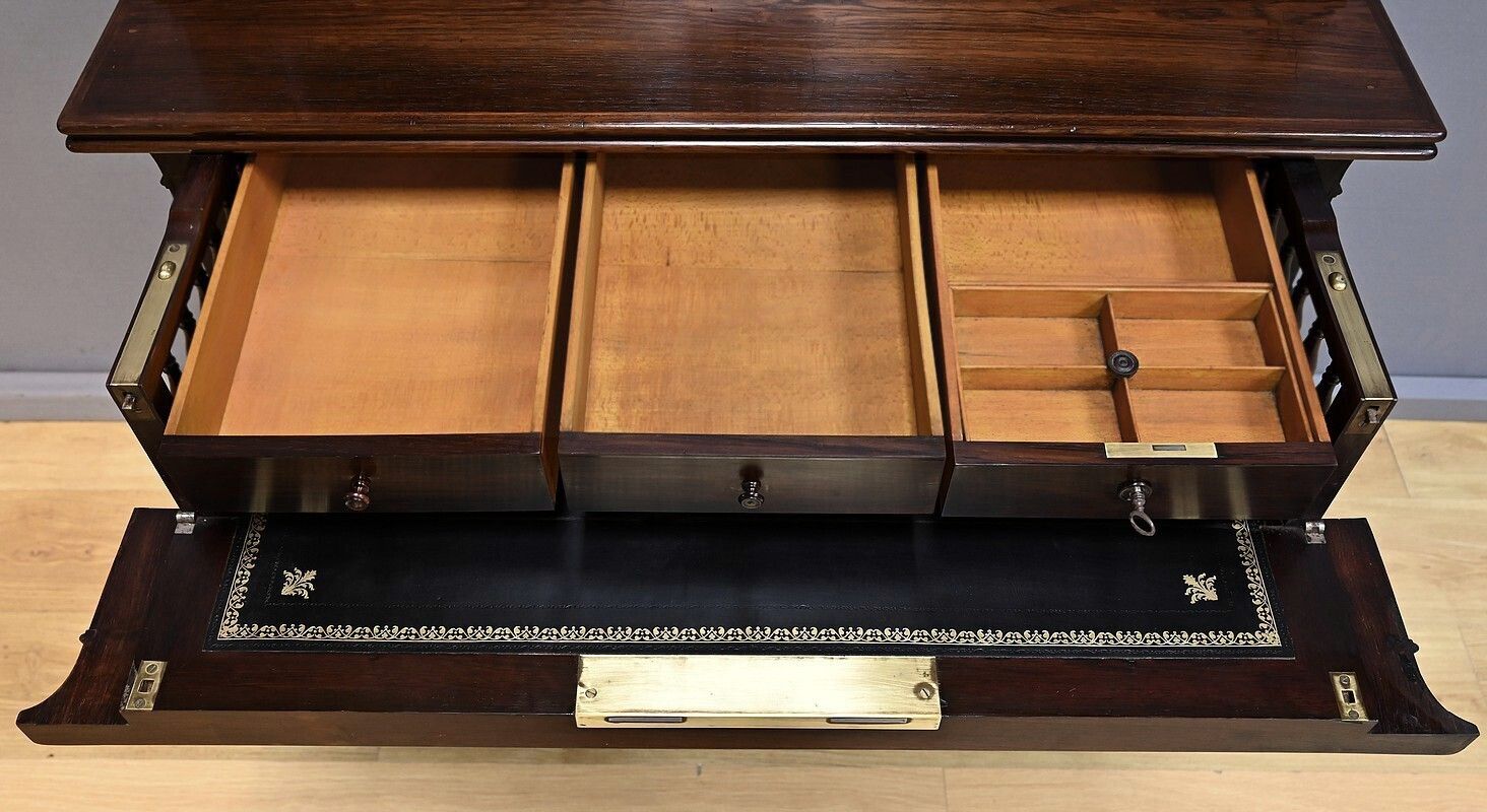 photo vintage Small Display Cabinet – Part 2 Of The 19th Century