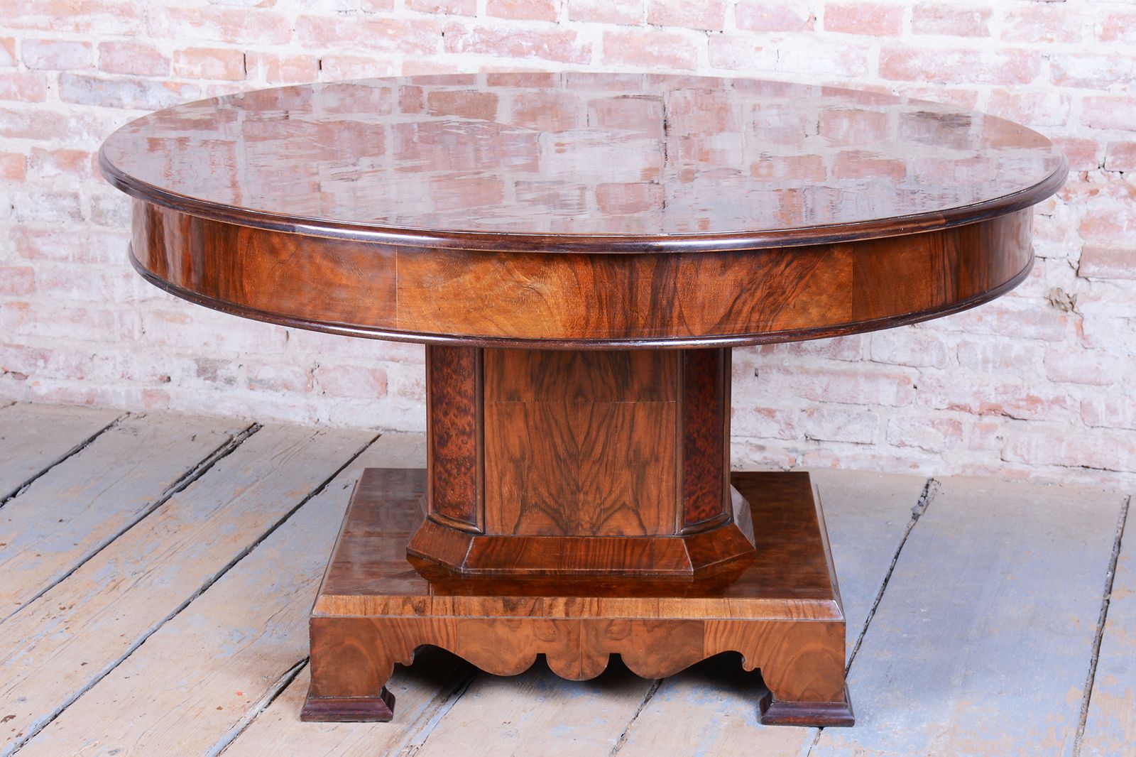 photo vintage Restored Art Deco Dinig Set, Caucasian Walnut, Thuja, Polished, England, 1920s