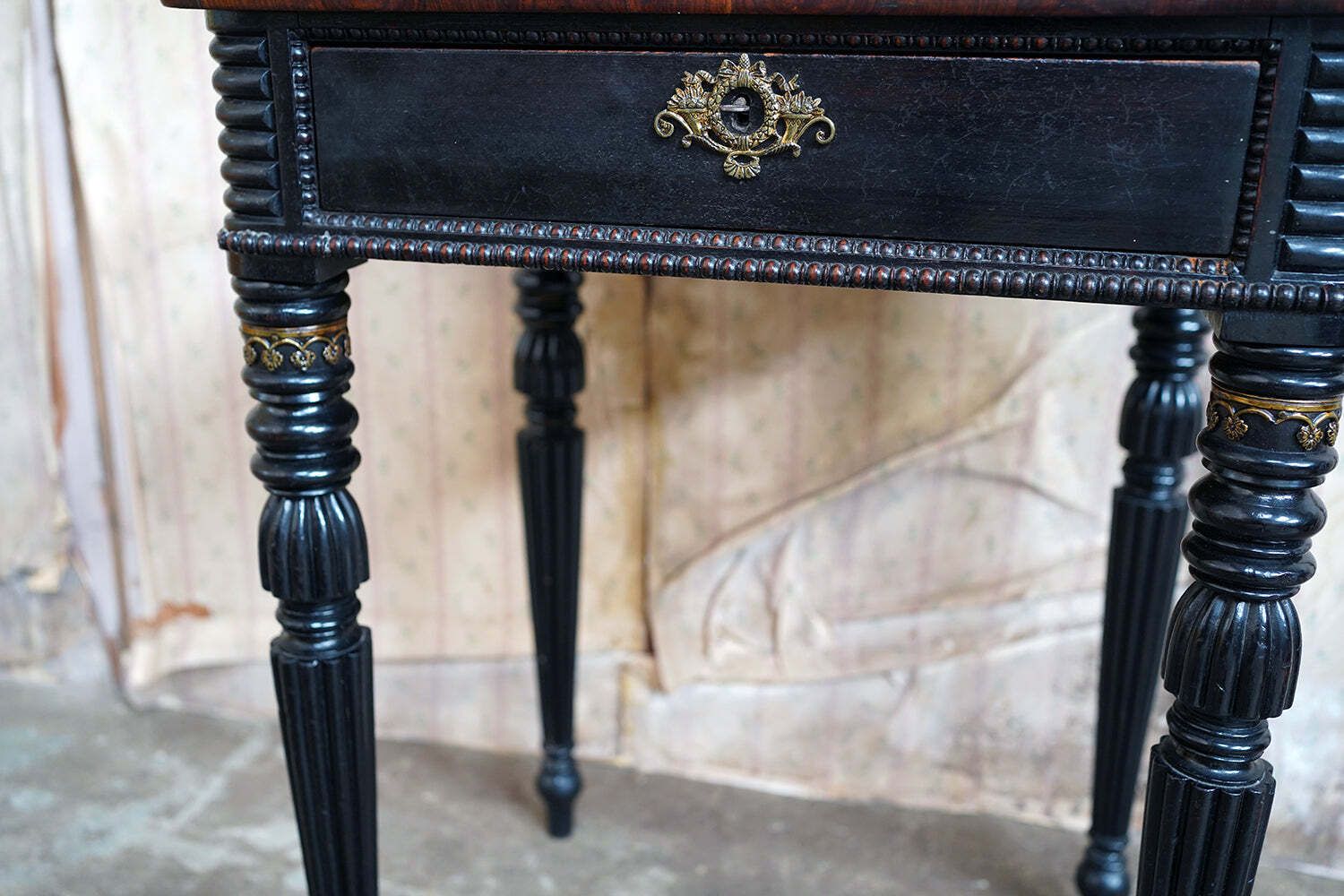A Fine Late Regency/William IV Period Rosewood & Ebonised Side Table C.1825 35 photo for sale