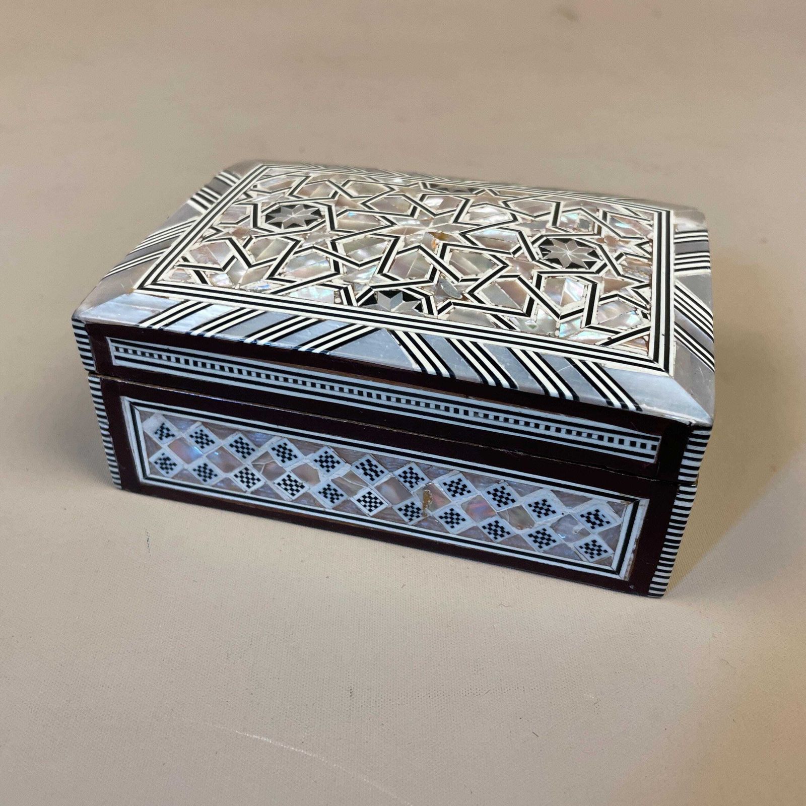 Vintage Wooden Mother Of Pearl Inlay Box Trinket Jewellery Middle Eastern Red Lining Rectangle