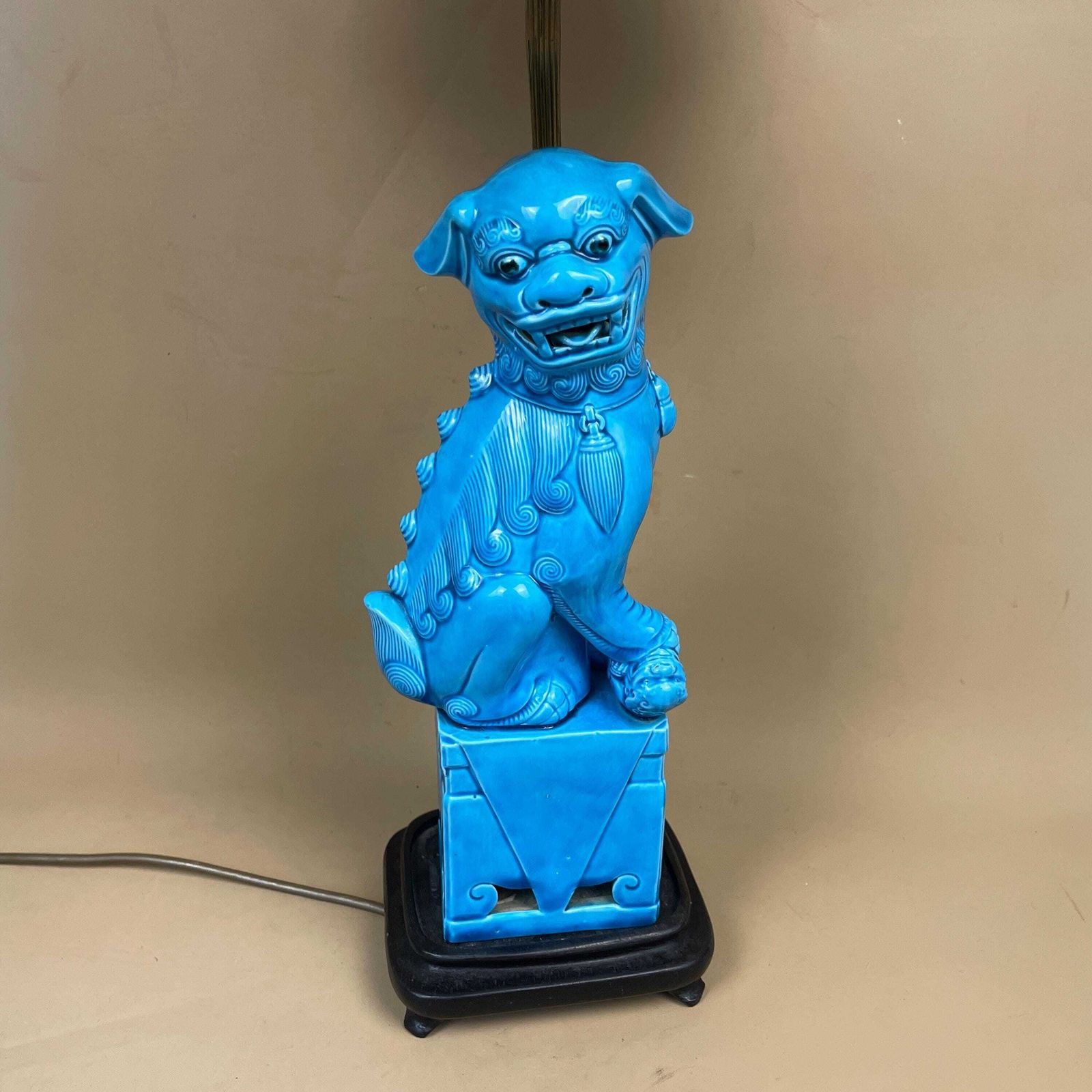 Vintage Oriental Lamp Bedside Table Light Blue Foo Dog Chinese Wooden Lampshade Pattern Ceramic Antique Classic Gold Brass Metal Shade photo for sale