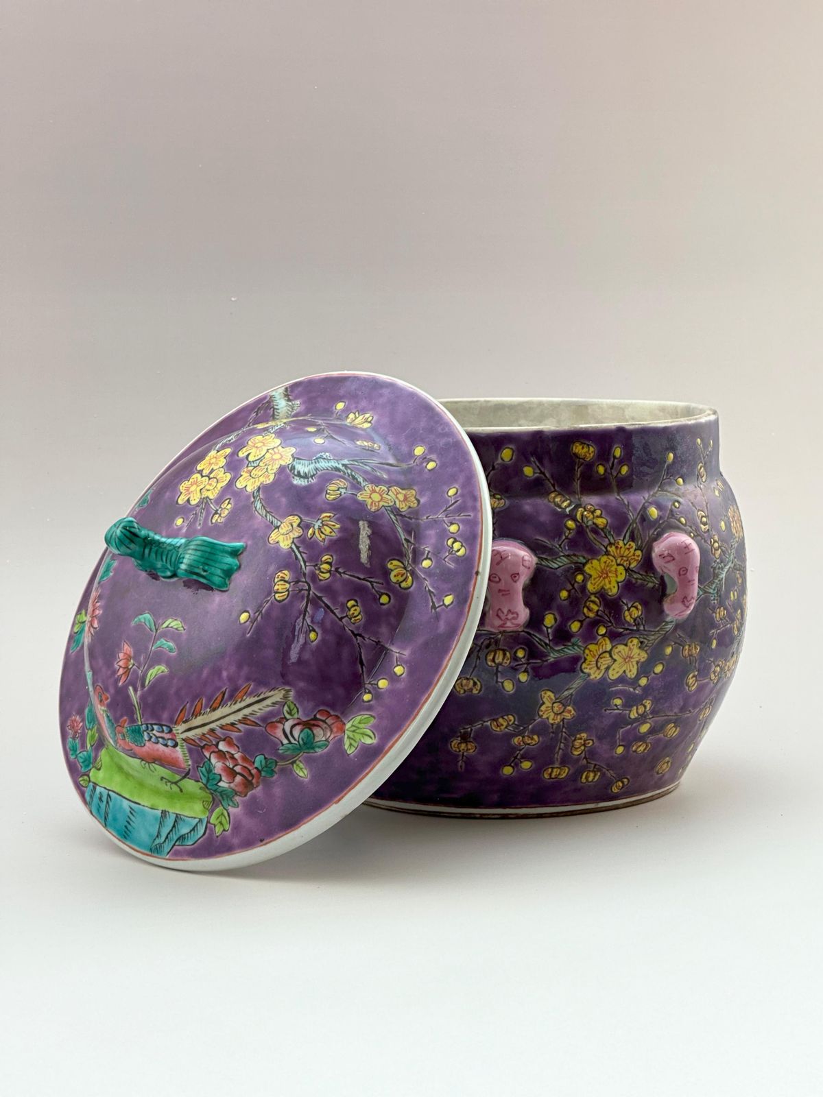Chinese Famille Rose Kamcheng Jar, Purple Ground, Dayazhai Style photo Home Decor