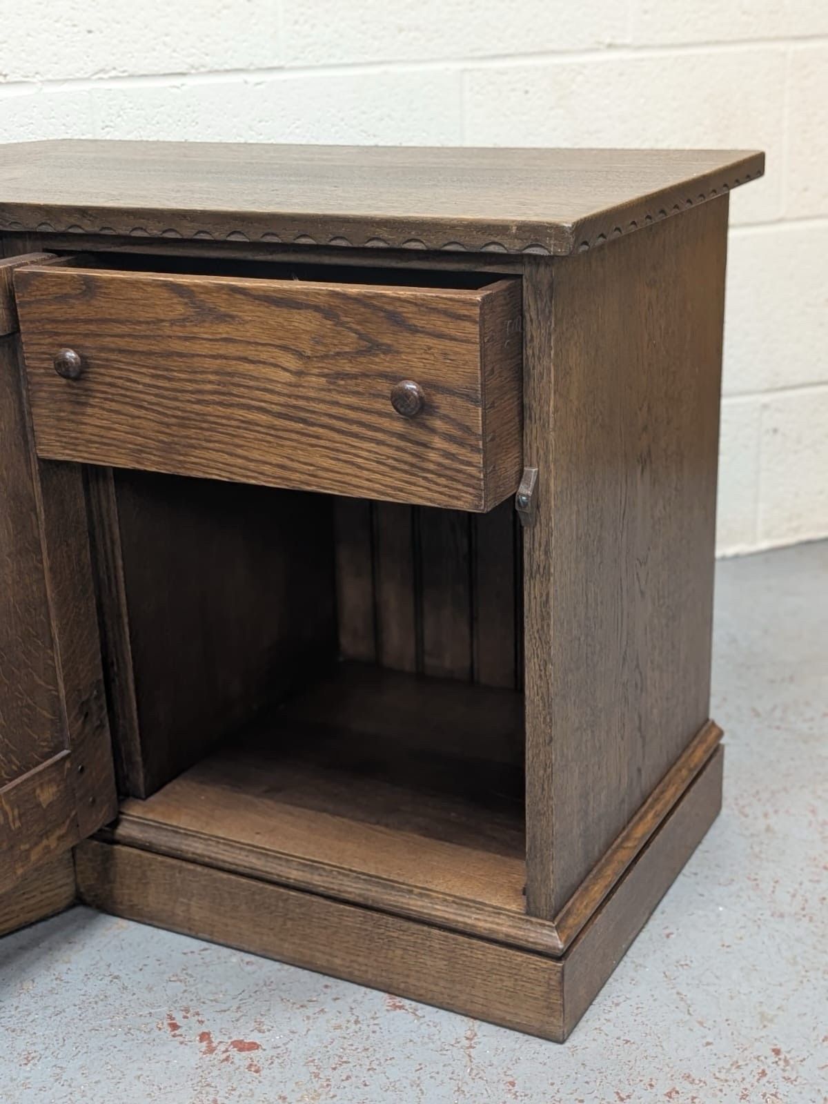 Nigel Griffiths Solid Oak Collectable Media Unit photo buy