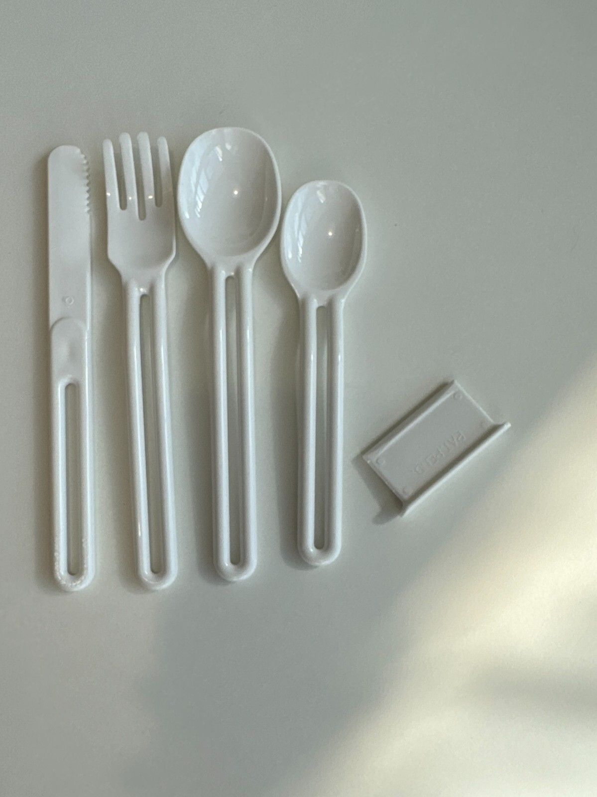 Idg Marketing White Plastic Picnic Cutlery Sets 1986 photo for sale